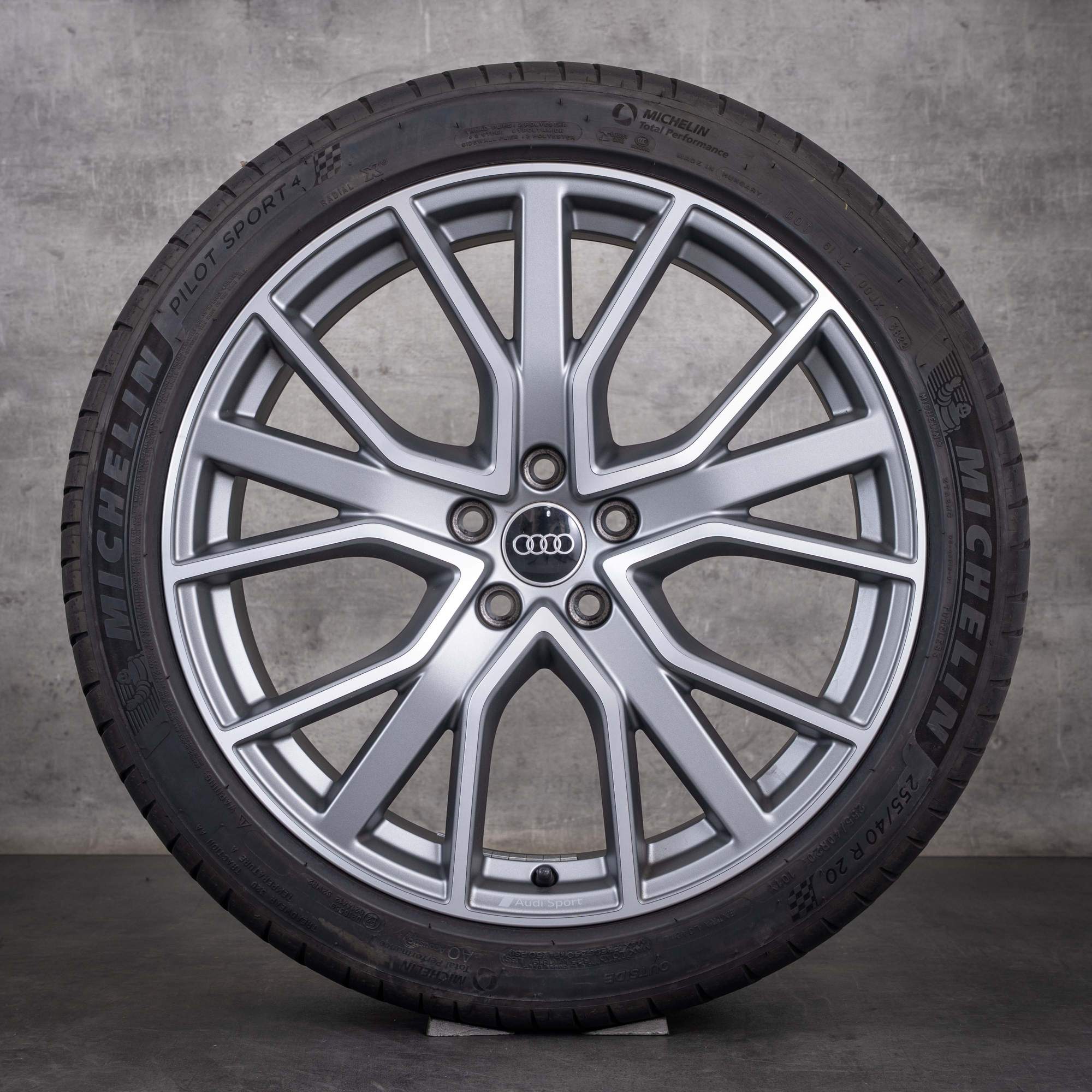 Cerchi originali Audi A6 S6 da 20 pollici 4K C8 ruote estive 4K0601025AB gomme estive titanio opaco diamantato