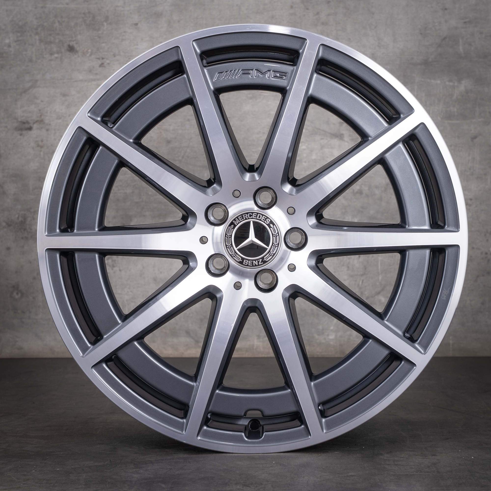 Oryginalne felgi Mercedes-Benz GLE AMG 20 cali 53 63 S 4Matic+ V167 C167 A1674014000 A1674014100 10-ramienne felgi w kolorze himalaya grey przednie z efektem diamond cut