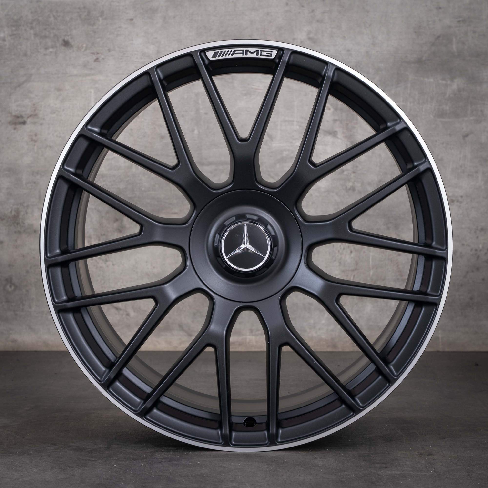 Alkuperäiset Mercedes-Benz C-sarjan C63 & S AMG -vanteet 19 tuumaa W205 S205 A2054011700 A2054011800 mattamusta diamond cut