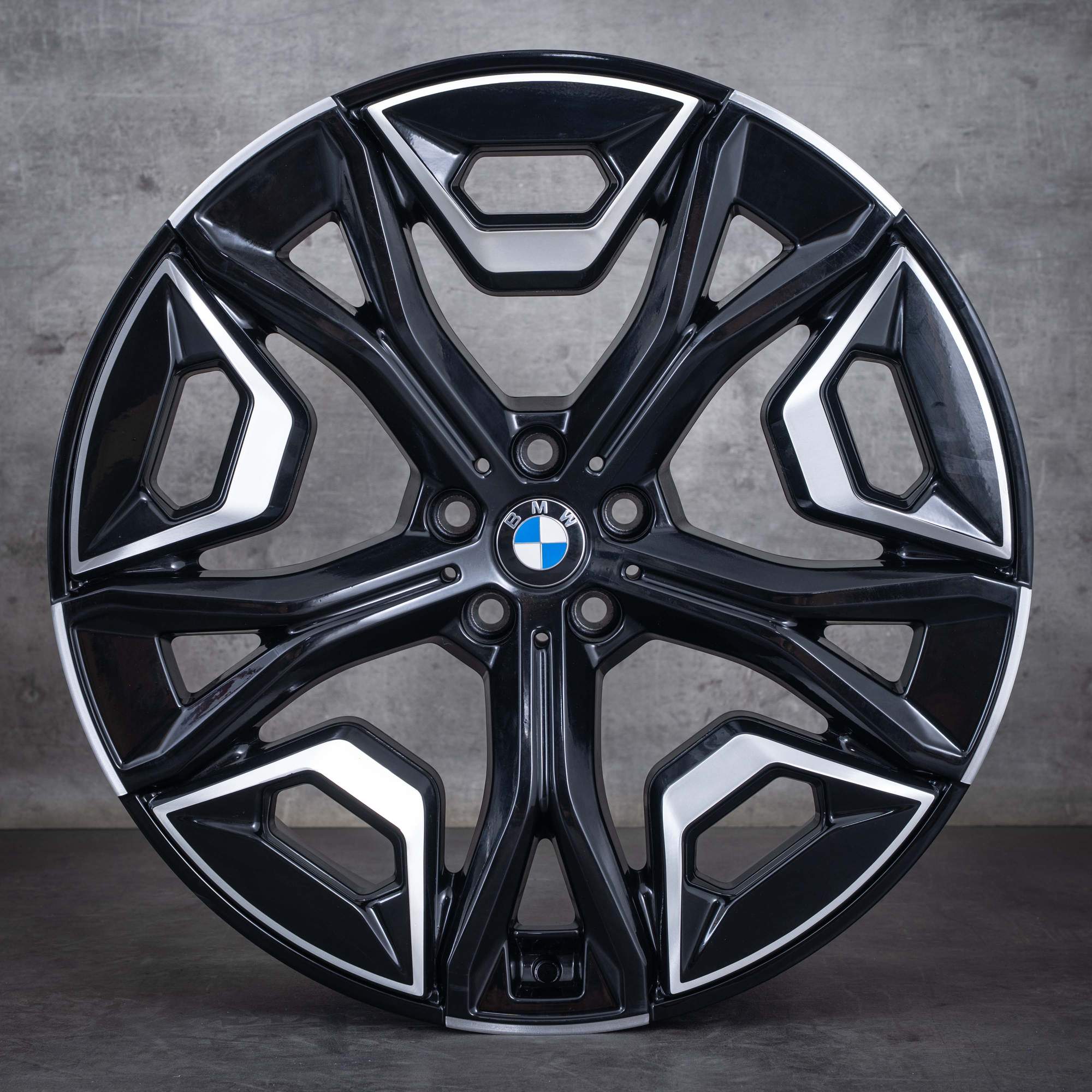 Oryginalne felgi BMW iX 22 cale i20 Styling 1020 5A02658 czarne polerowane
