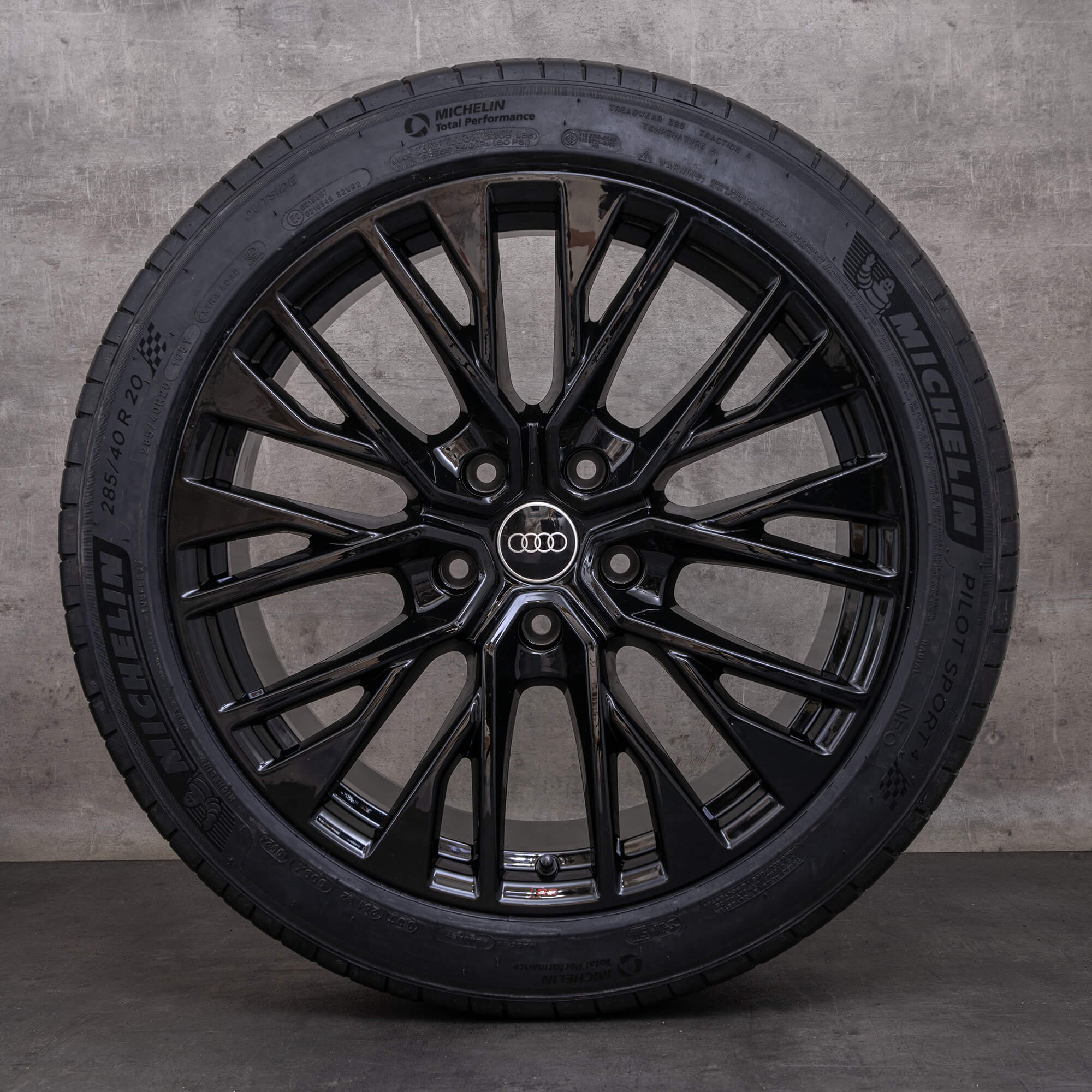 Original Audi e-tron GT fälgar / fälg 20 tum FW sommarhjul 4J3601025CE 4J3601025CF svart högglans NY