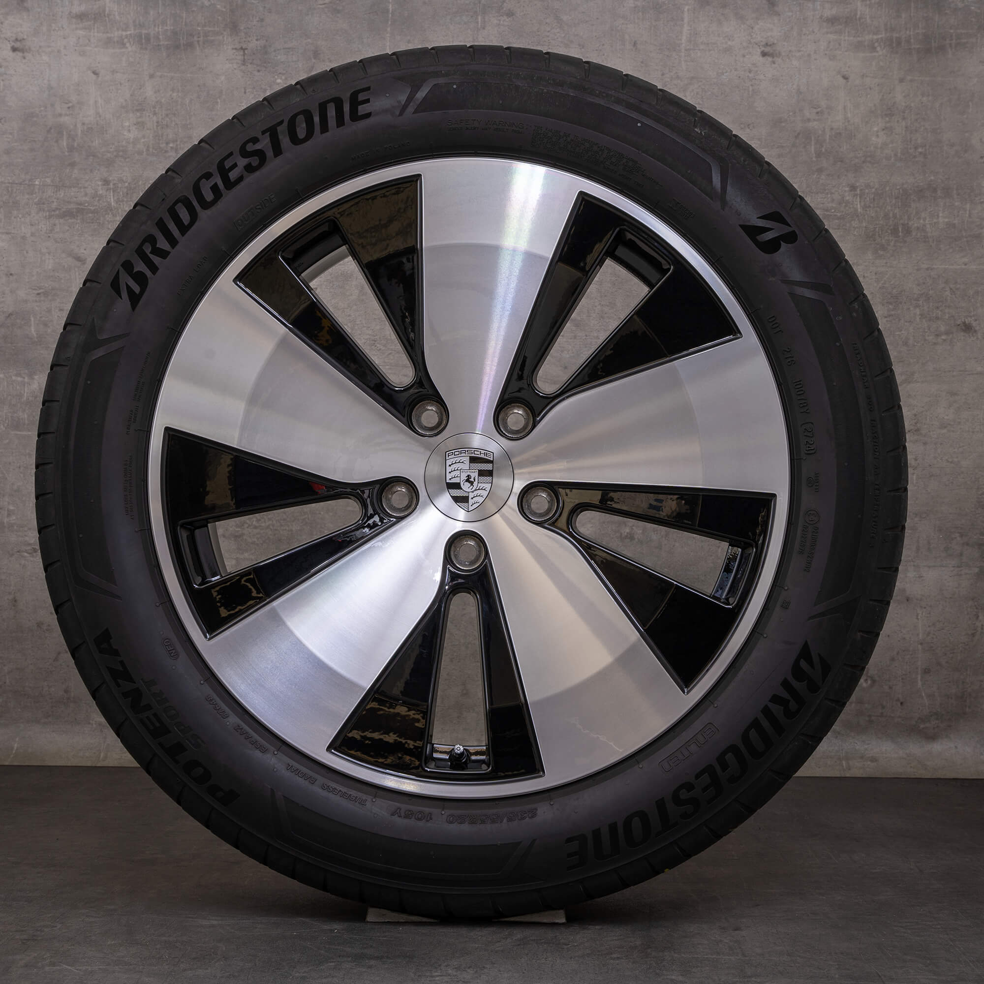 Original Porsche Macan Electric Winterräder 20 Zoll Felgen 95C601025B 95C601025C schwarz glanzgedreht