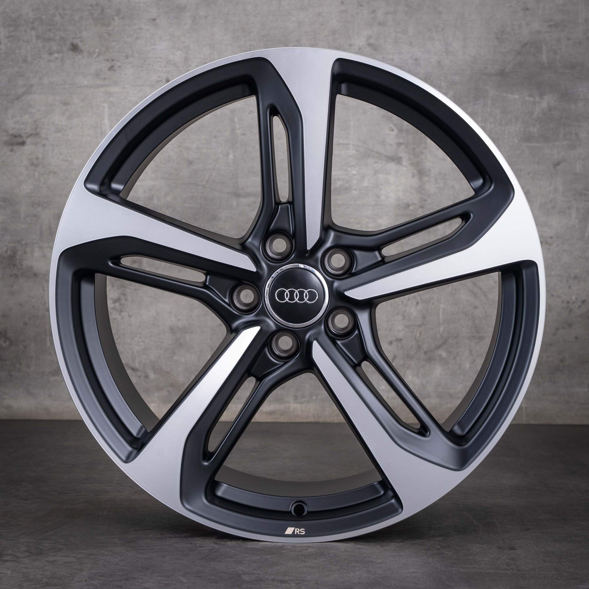 Alkuperäiset Audi TT TTS TTRS -vanteet 19 tuumaa FV 8S 8S0601025T mattamusta diamond cut UUDET