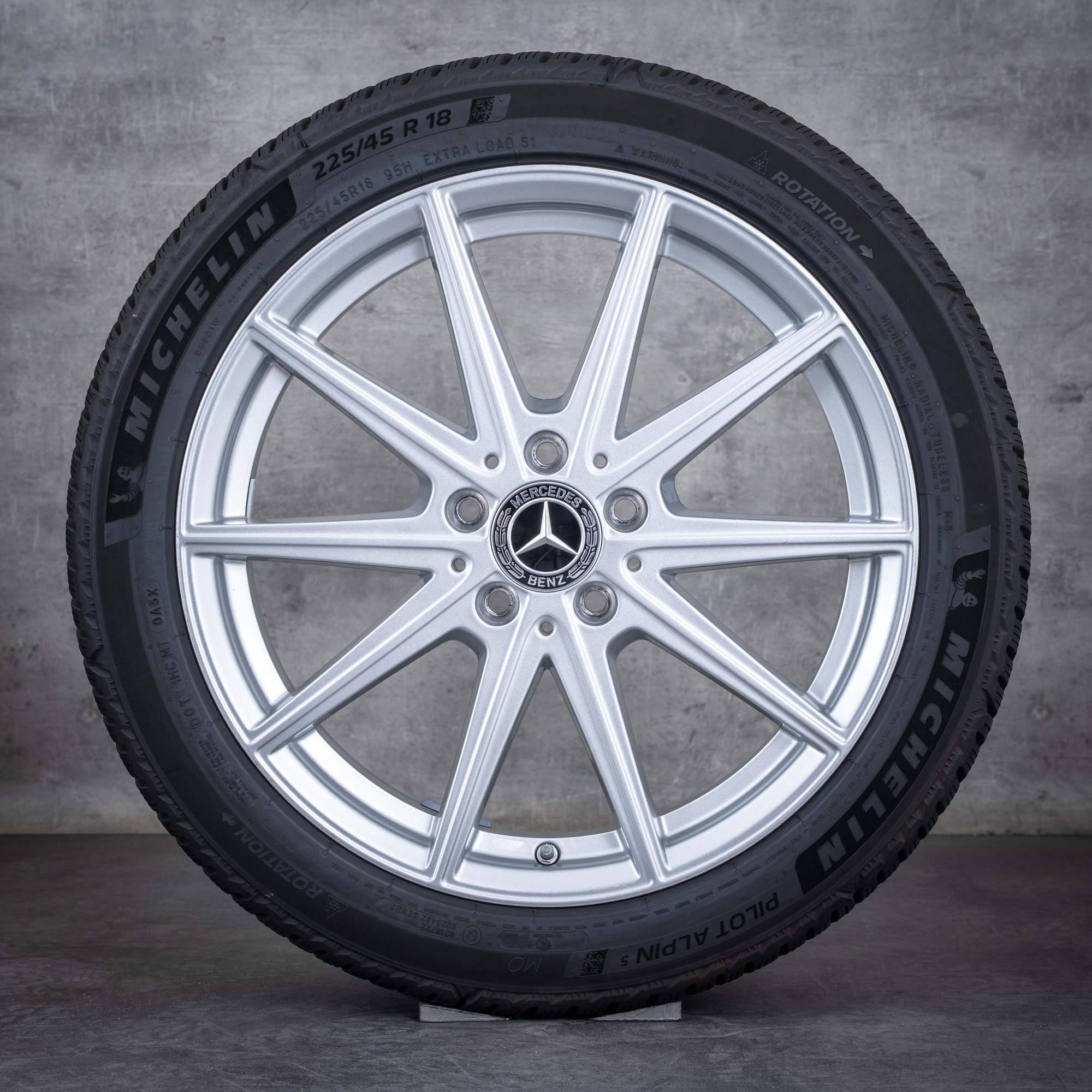 Alkuperäiset Mercedes Benz CLA talvirenkaat 18 tuuman C178 vanteet A1784010000 hopea kiiltävä