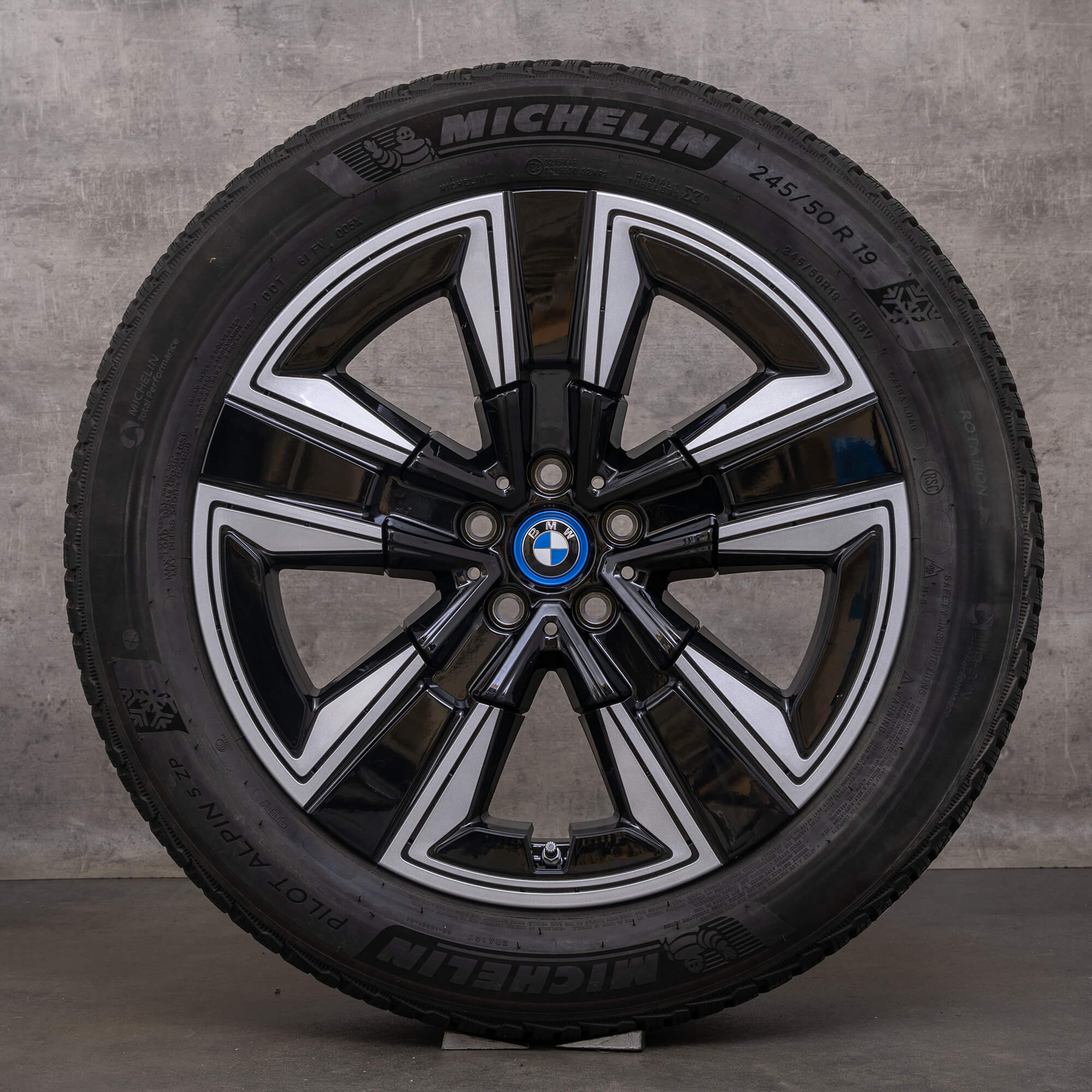 Originale BMW iX3 ruote invernali 19 pollici G08 cerchi 6895627 styling 842 jet nero
