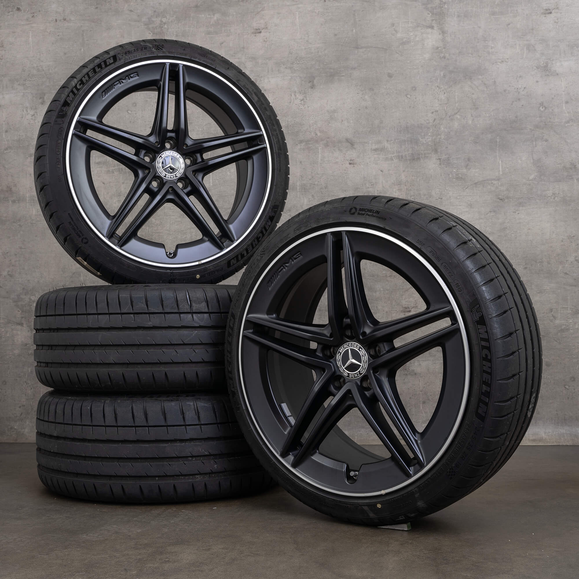 Originale Mercedes Benz A Class A45 AMG felger 19 tommer W177 sommerfelger A1774012300 sort matt polert