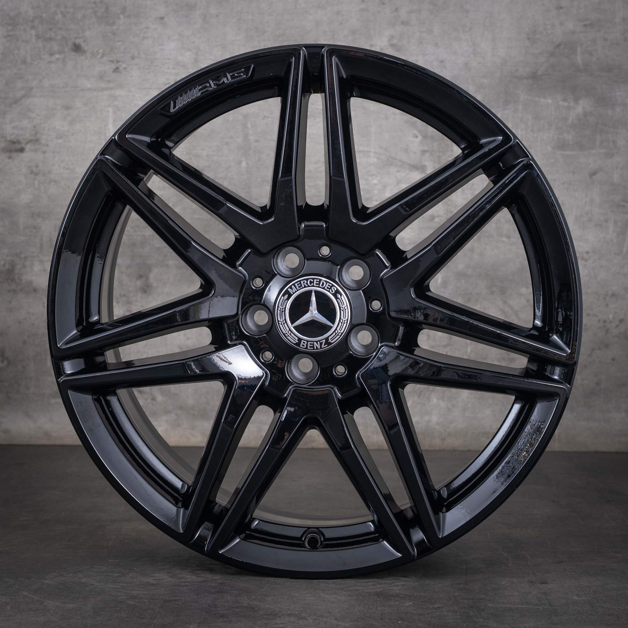 Oryginalne felgi Mercedes Benz Klasa V AMG 19 cali W447 koła letnie A4474015100 czarne błyszczące NOWE