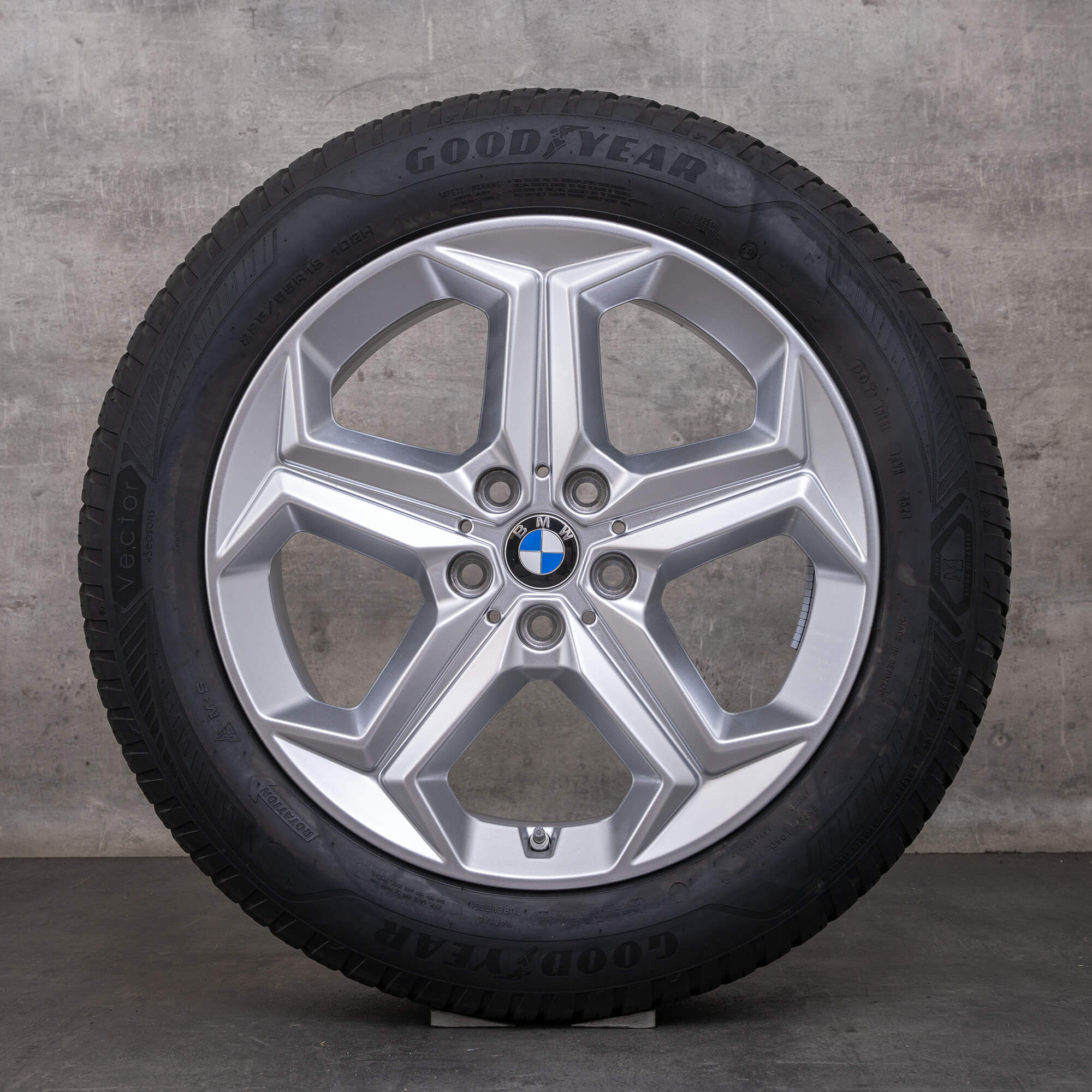 Original ráfky BMW X1 iX1 X2 iX2 18" U10 U11 Styling 865 celoroční pneumatiky 6898039 stříbrné lesklé