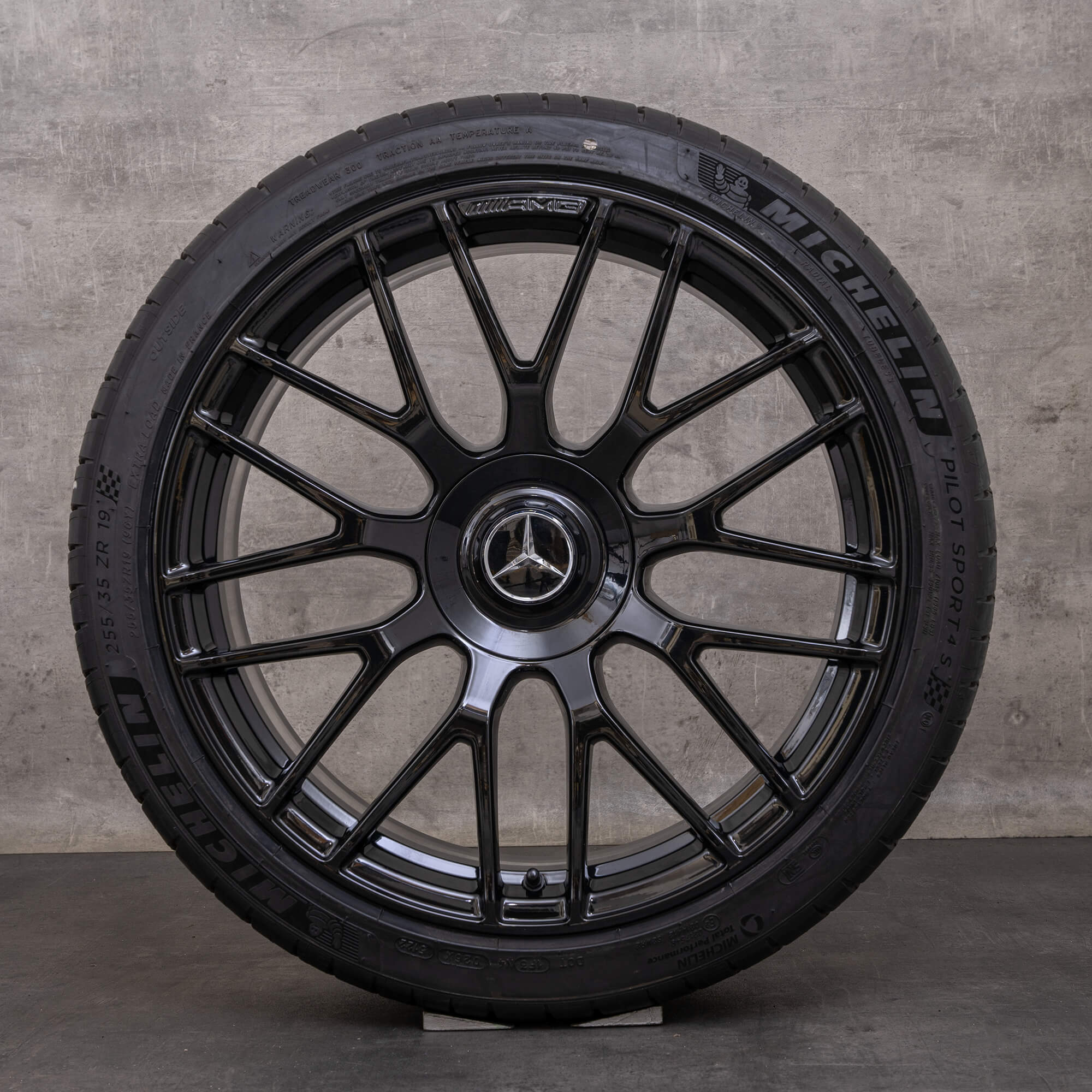 Original Mercedes Benz C-klass C63 & S AMG fälgar 19 20 tum C205 A205 sommarhjul A2054015900 A2054016100 svart glansig