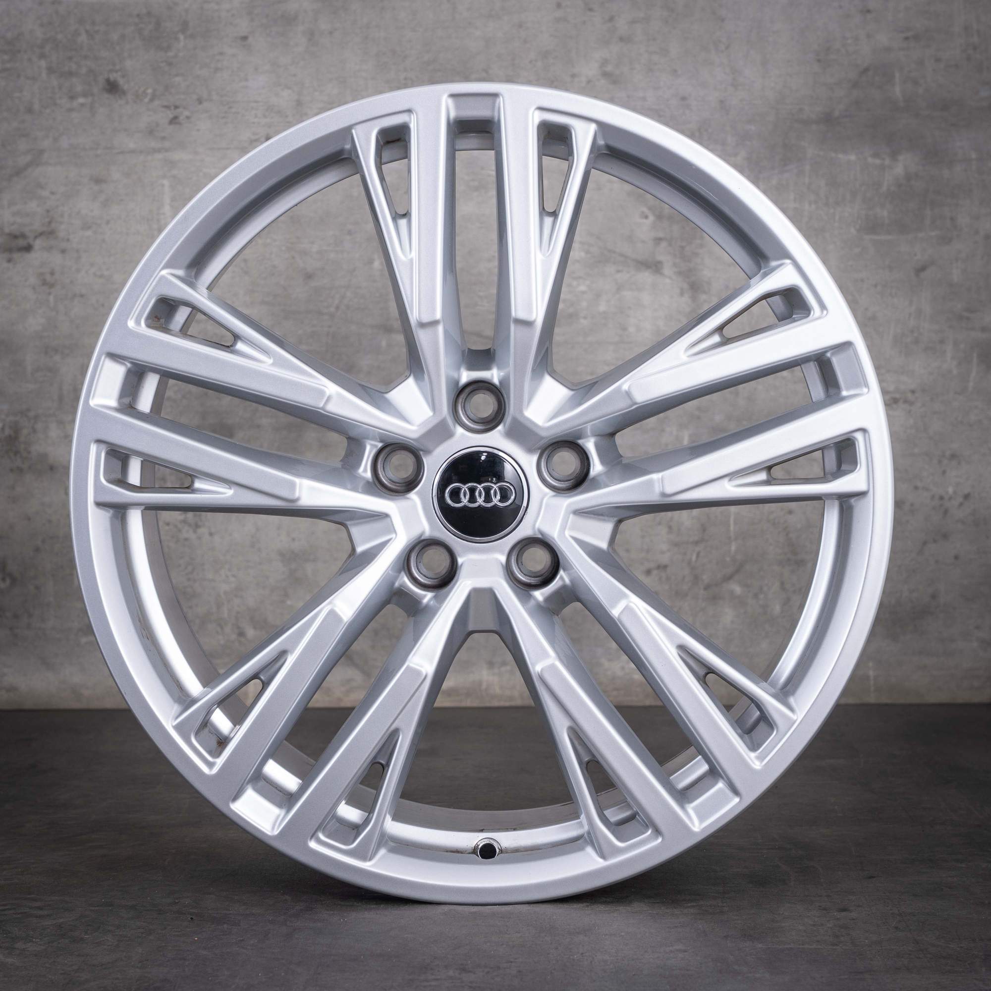Original Audi A5 S5 Felgen 19 Zoll B10 8B3601025AS silber glanz - Felge 2 von 4