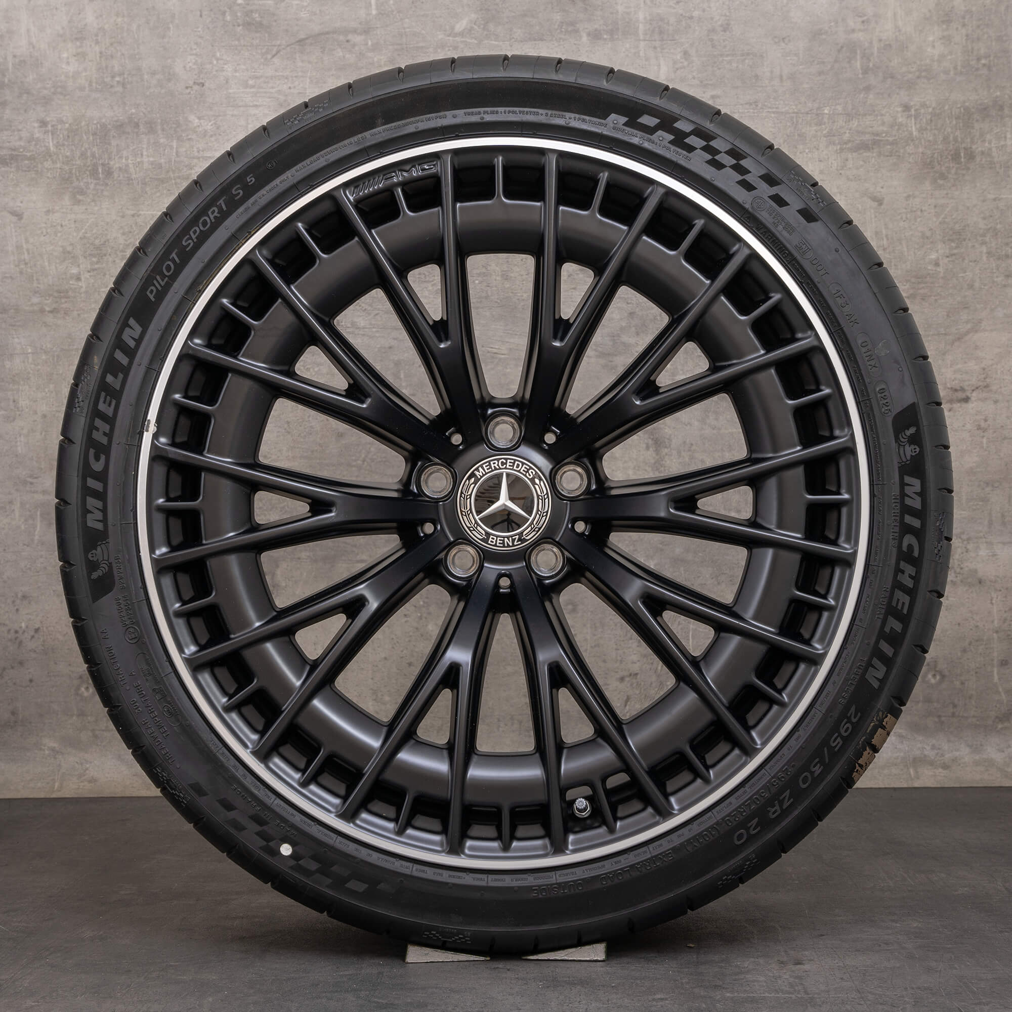 Original Mercedes Benz CLE 53 AMG Felgen 20 Zoll C236 A236 Sommerräder A2364012900 A2364013000 schwarz Rand glanzgedreht