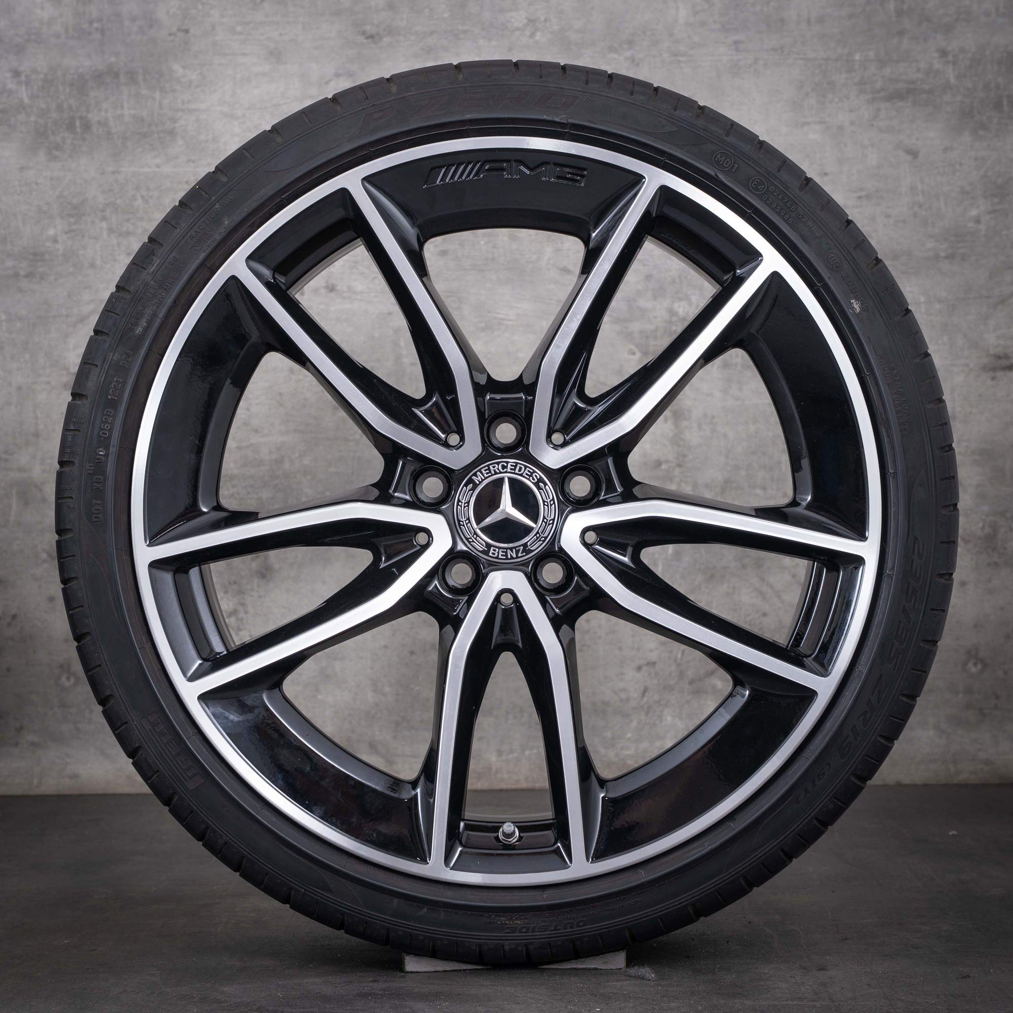 Originální disky Mercedes-Benz Třídy A A 35 AMG 19 palců W177 V177 letní kola A1774012000 černé s diamond cut
