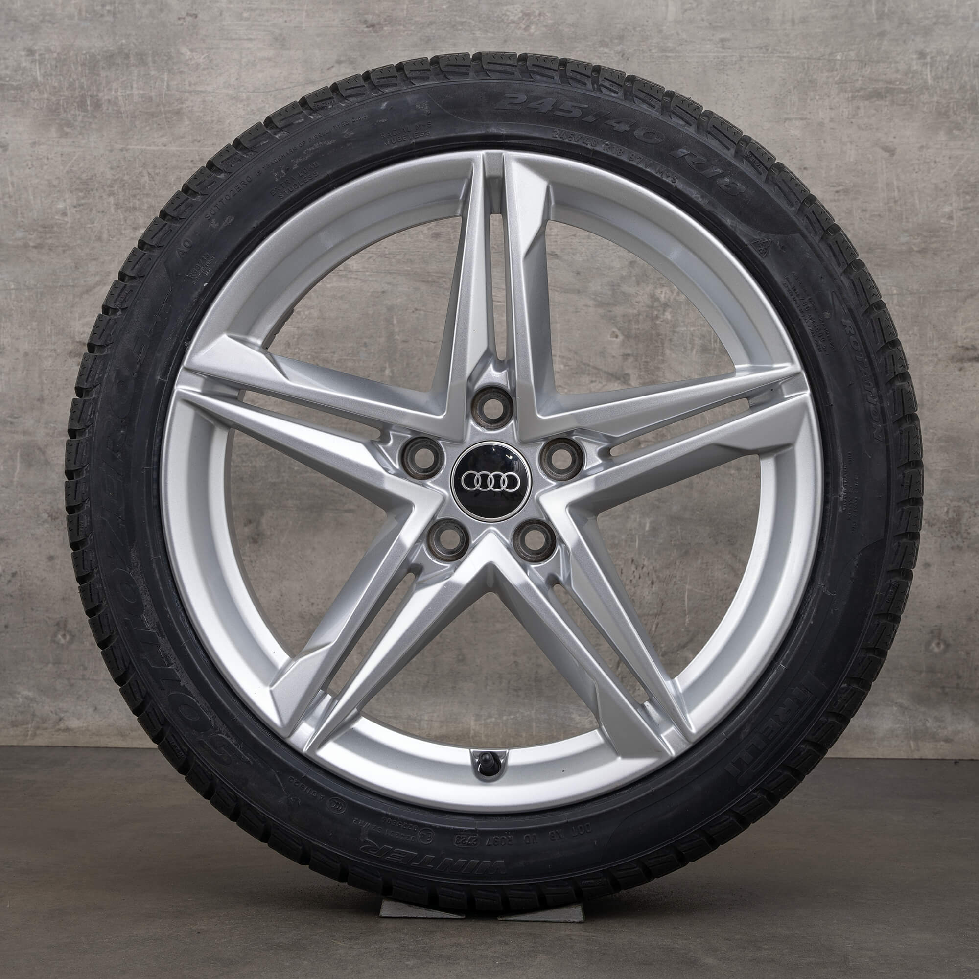 OEM Audi A4 S4 winter wheels 18 inch 8W B9 rims 8W0601025EC silver