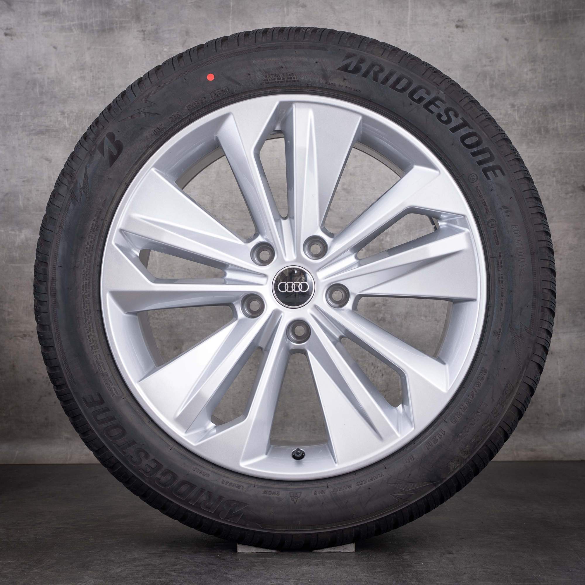 Oryginalne koła zimowe do Audi Q6 SQ6 e-tron felgi 20 cali GF FLAX 85H601025BP 85H601025BQ srebrne