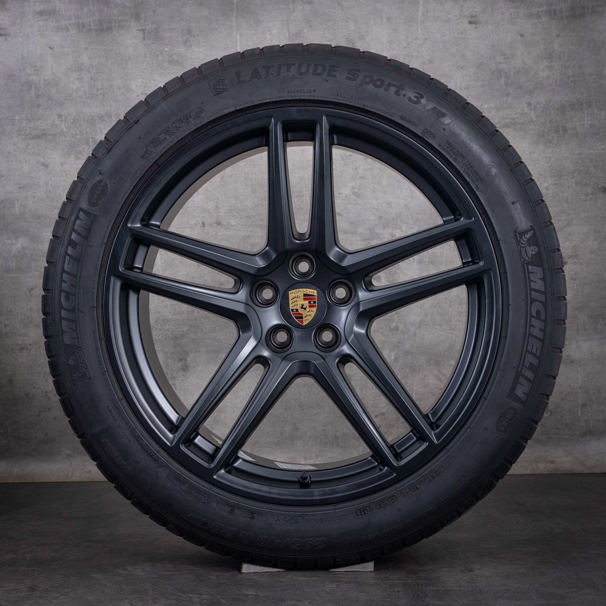 Original Porsche Macan II Felgen 20 Zoll Sommerräder 95B601025DJ 95B601025DK schwarz matt