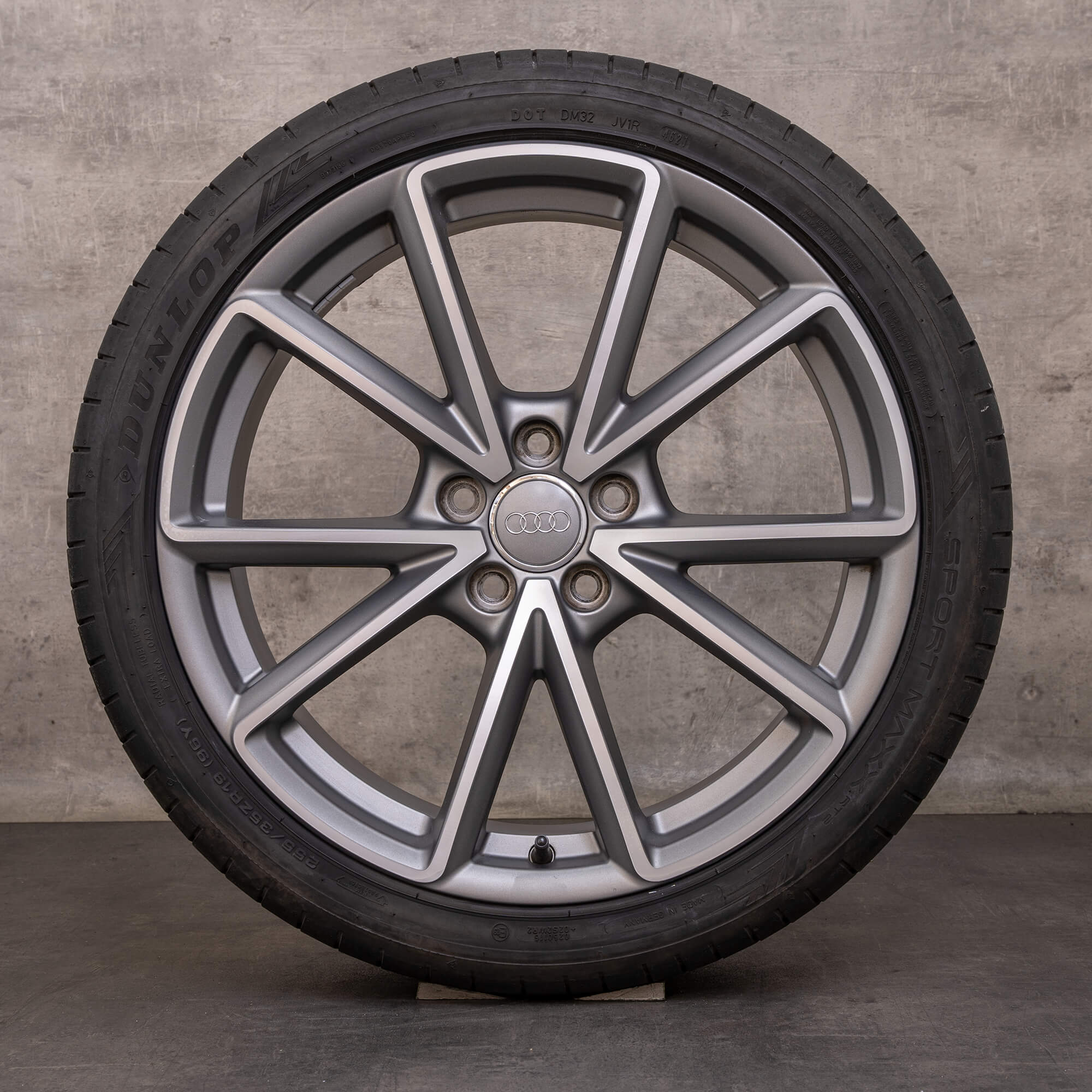 Original 19palcové letní kola Audi A4 S4 B8 8K 8K0601025CT titanově matné leštěné