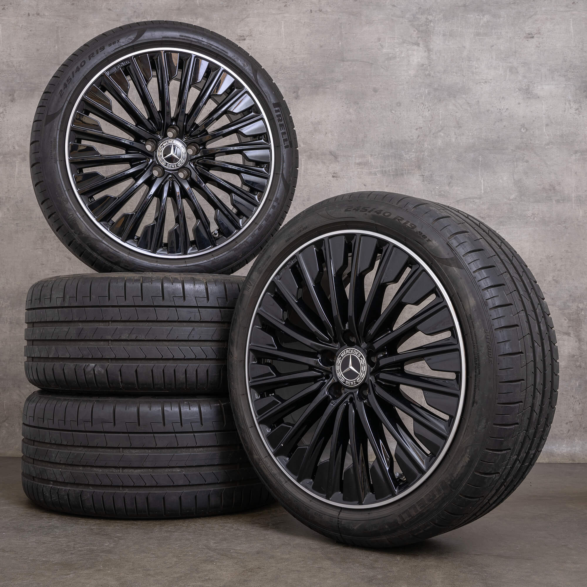 Original Mercedes Benz CLE AMG Felgen 19 Zoll C236 A236 Sommerräder A2364011900 A2364012000 schwarz Rand glanzgedreht