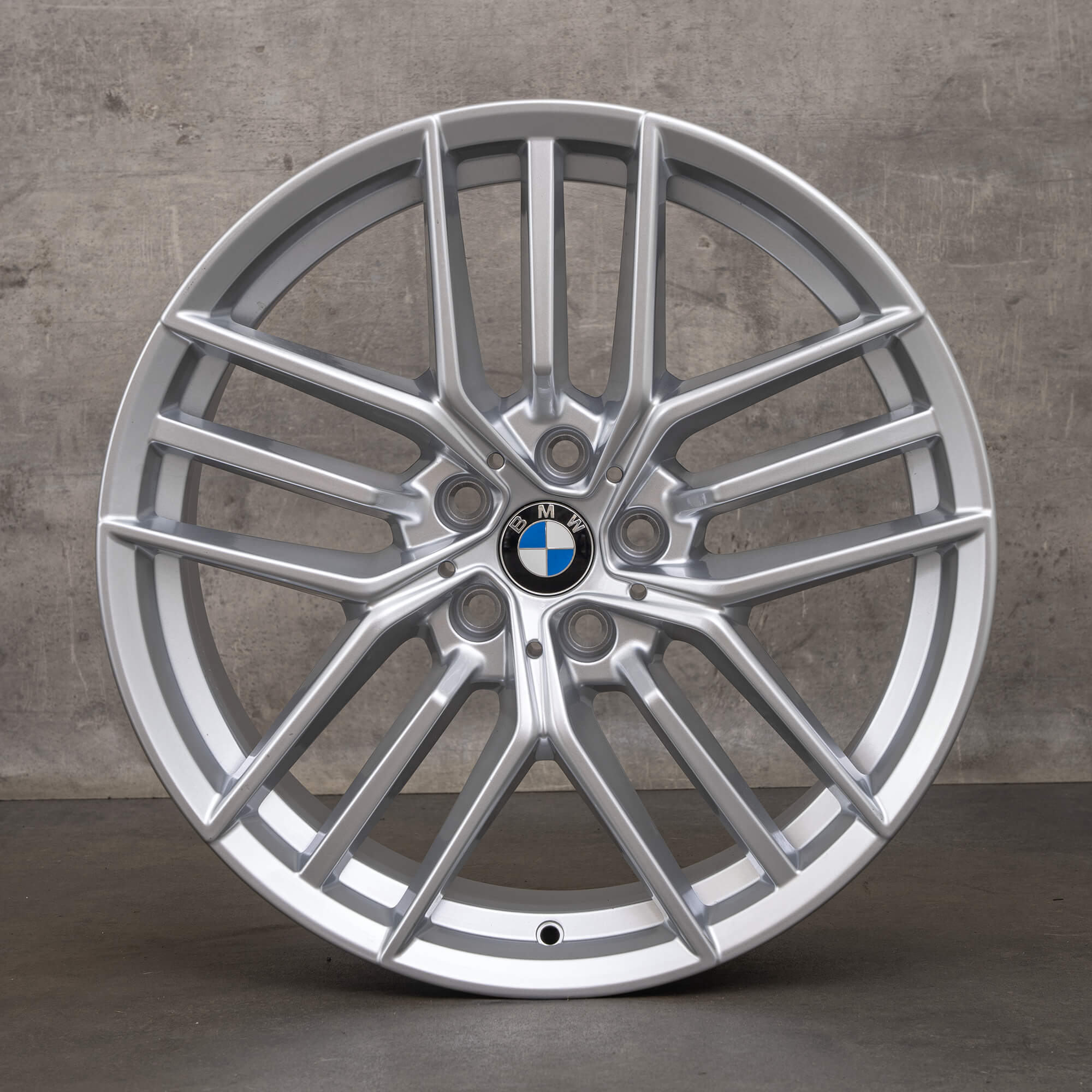 Oryginalne felgi BMW serii 5 i5 19 cali G60 G61 Styling 933 5A324D6 srebrne NOWOŚĆ