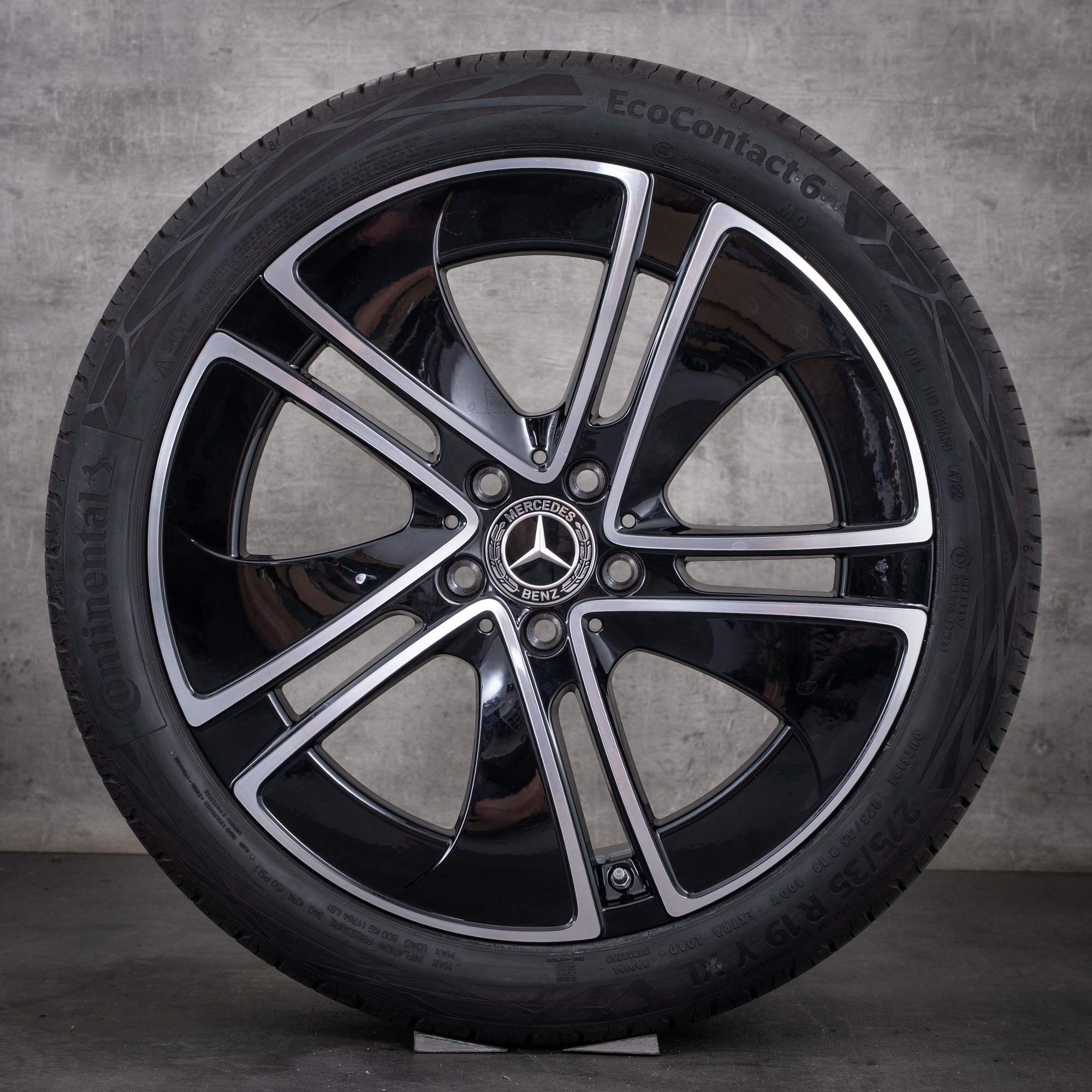 Originele Mercedes-Benz CLE winterbanden op velg 19 inch A236 C236 velgen A2364014100 A2364014300 zwart met diamond cut