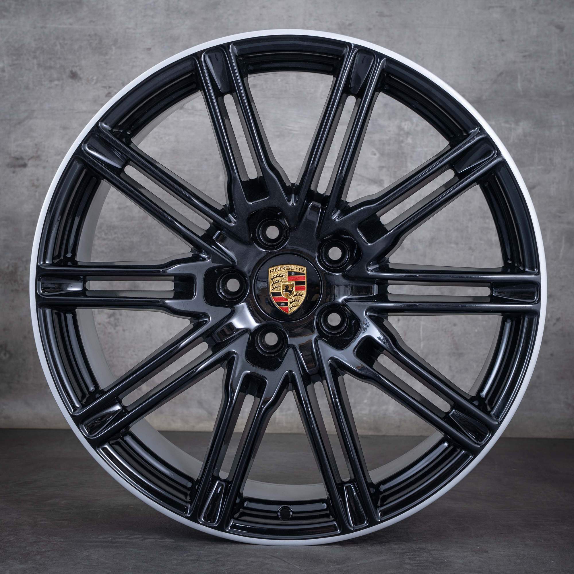 Alkuperäiset Porsche Cayenne 21 tuuman 958 E2 7P5601025L mustan hopean kiiltävät vanteet
