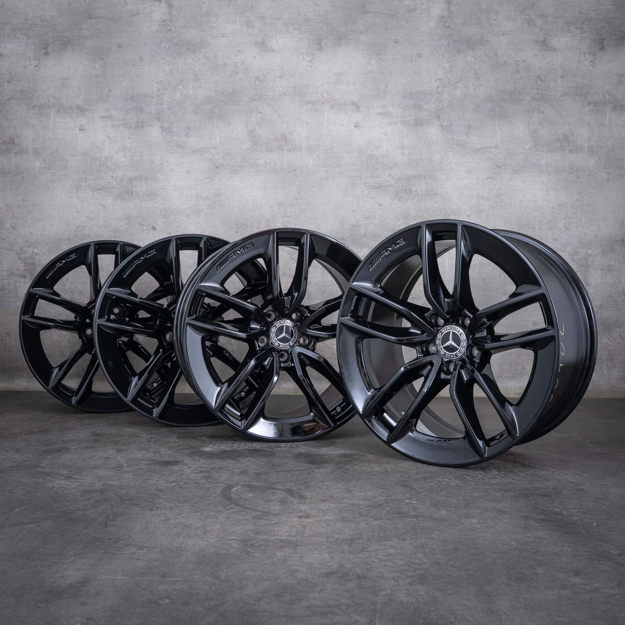 Orijinal Mercedes Benz GT 43 53 63 & S 4Matic AMG jantlar 19 inç X290 4 kapılı A2904010200 A2904010300 siyah parlak