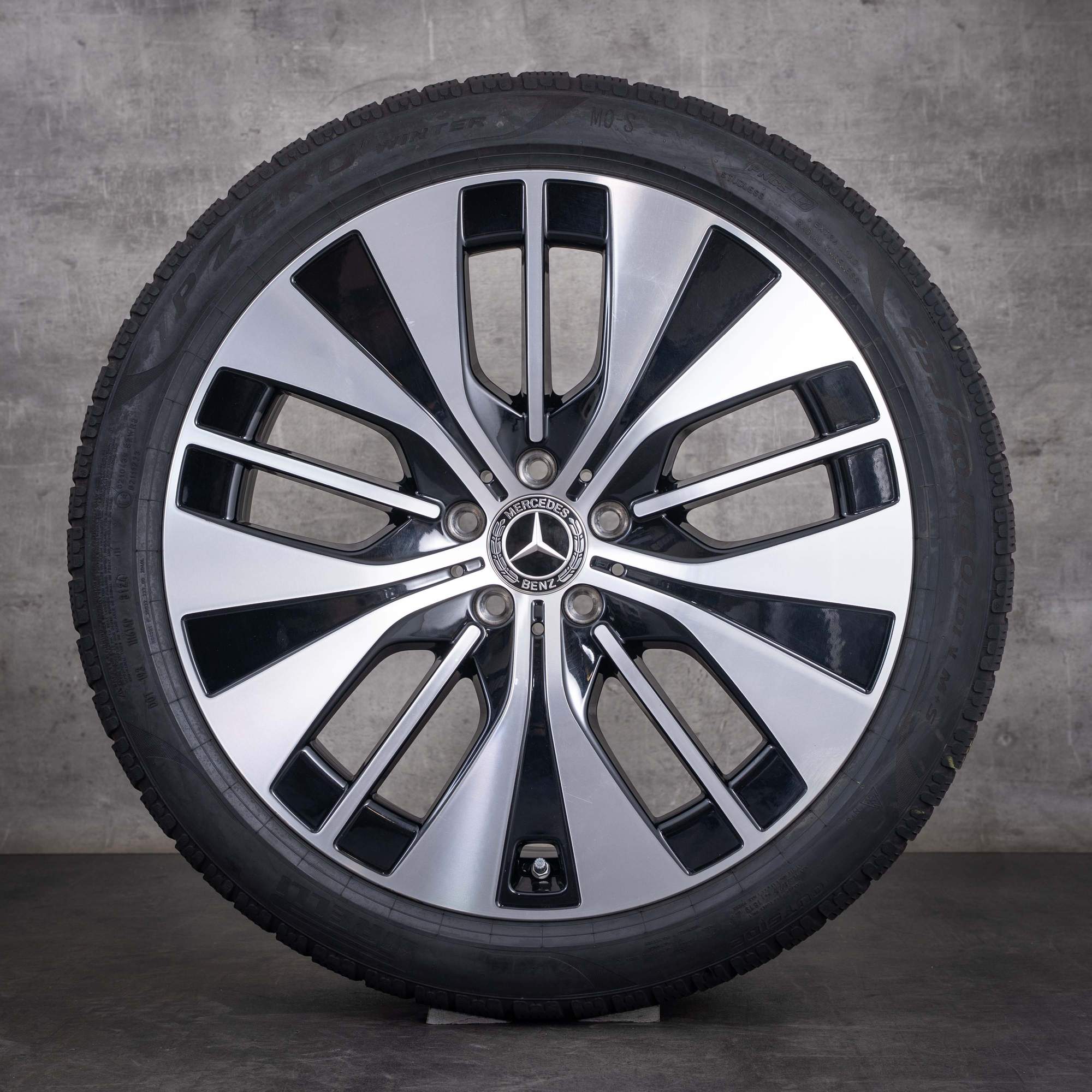 OEM Mercedes-Benz EQE 20inch V295 winter wheels A2954011700 black front diamond cut - wheel 2 of 4