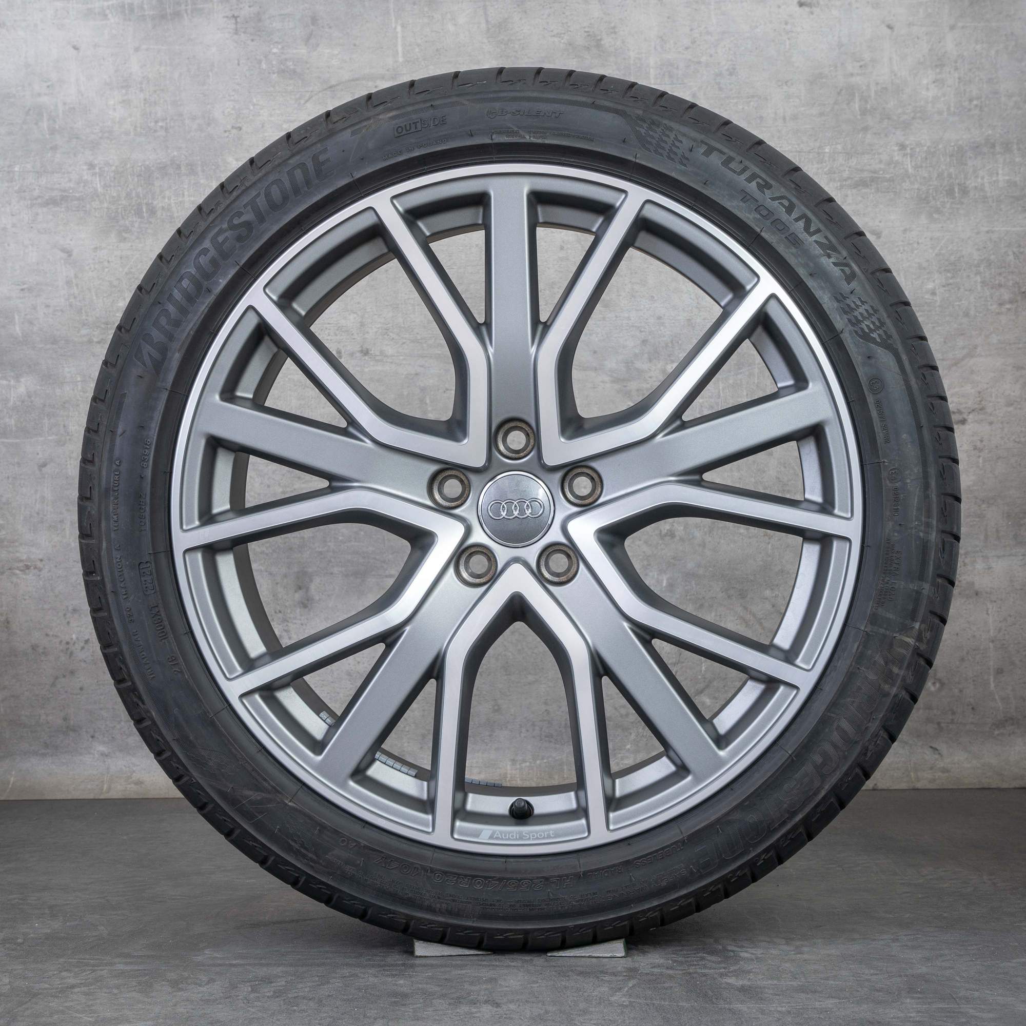 Alkuperäiset Audi A6 S6 talvirenkaat 20 tuuman 4K C8 vanteet 4K0601025AB titaani matta kiillotettu.