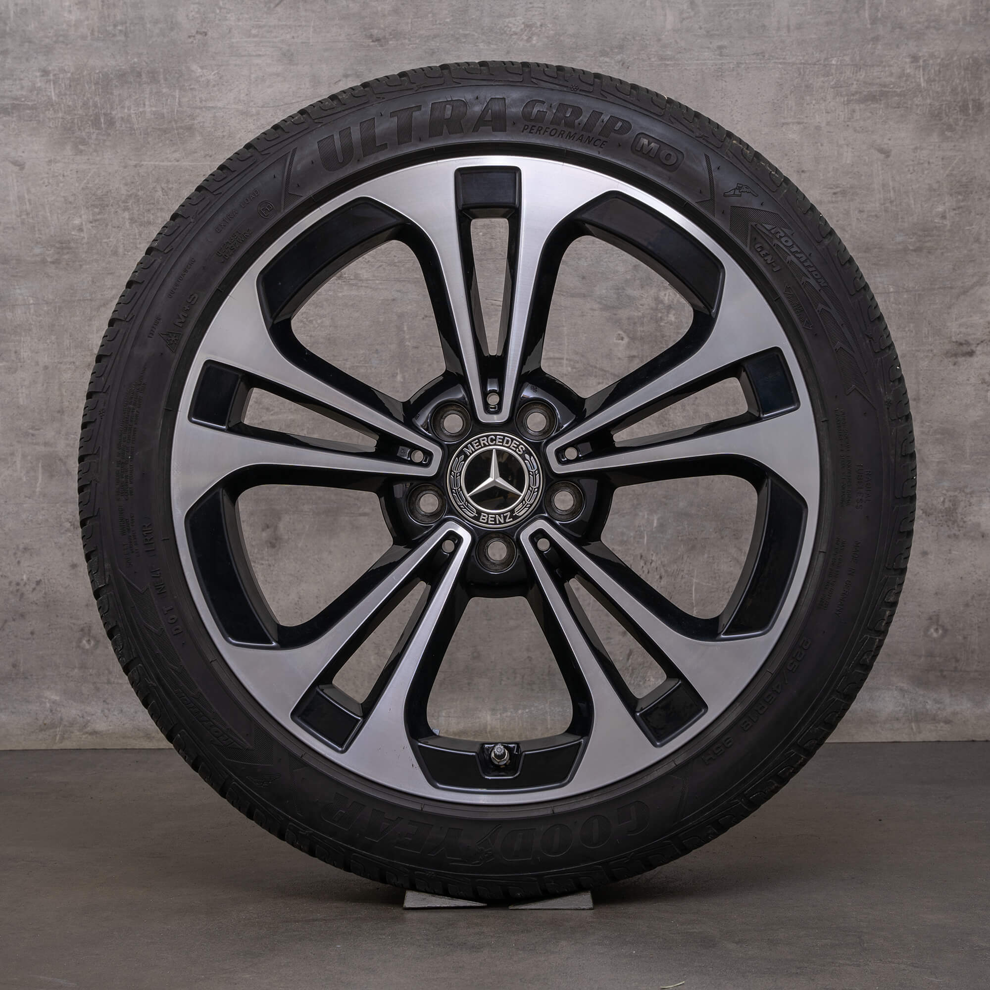 Alkuperäiset Mercedes Benz C-sarjan talvirenkaat 18 tuuman W206 S206 vanteet A2064016200 musta kiillotettu