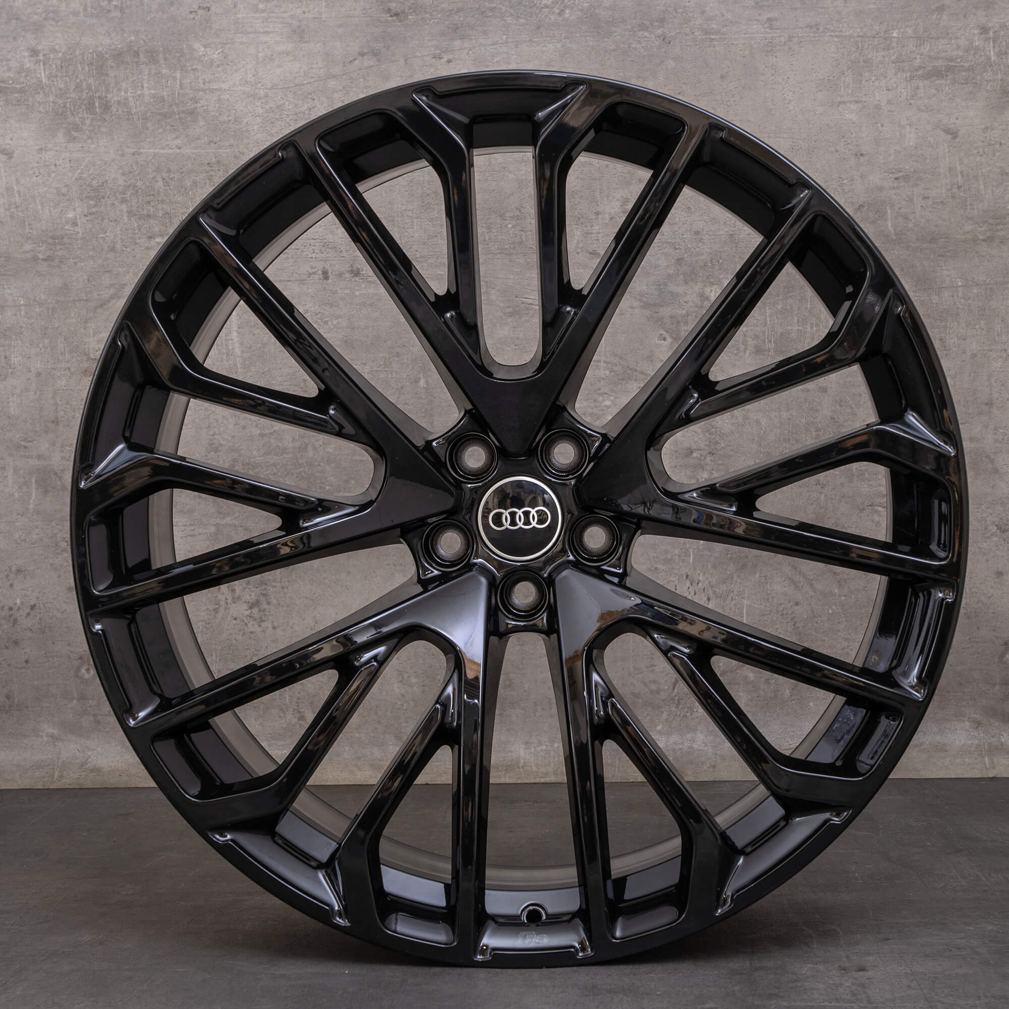 Originale Audi Q8 SQ8 cerchi 23 pollici 4M8 4M8601025BN nero lucido NUOVO