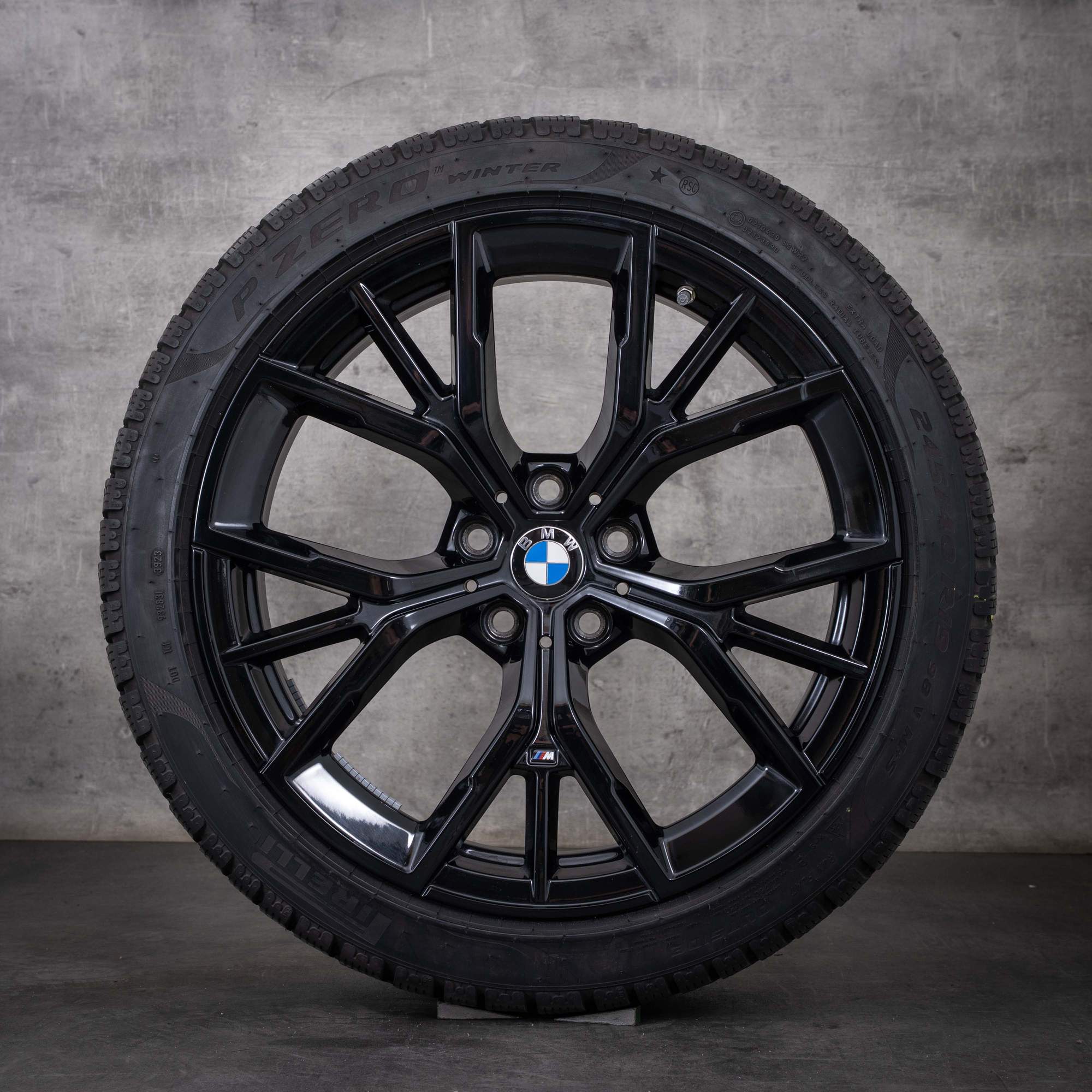 Originální zimní kola BMW řady 5, 19 palců, G30, G31, disky Styling 845, 8747234, 8747235, lesklá černá