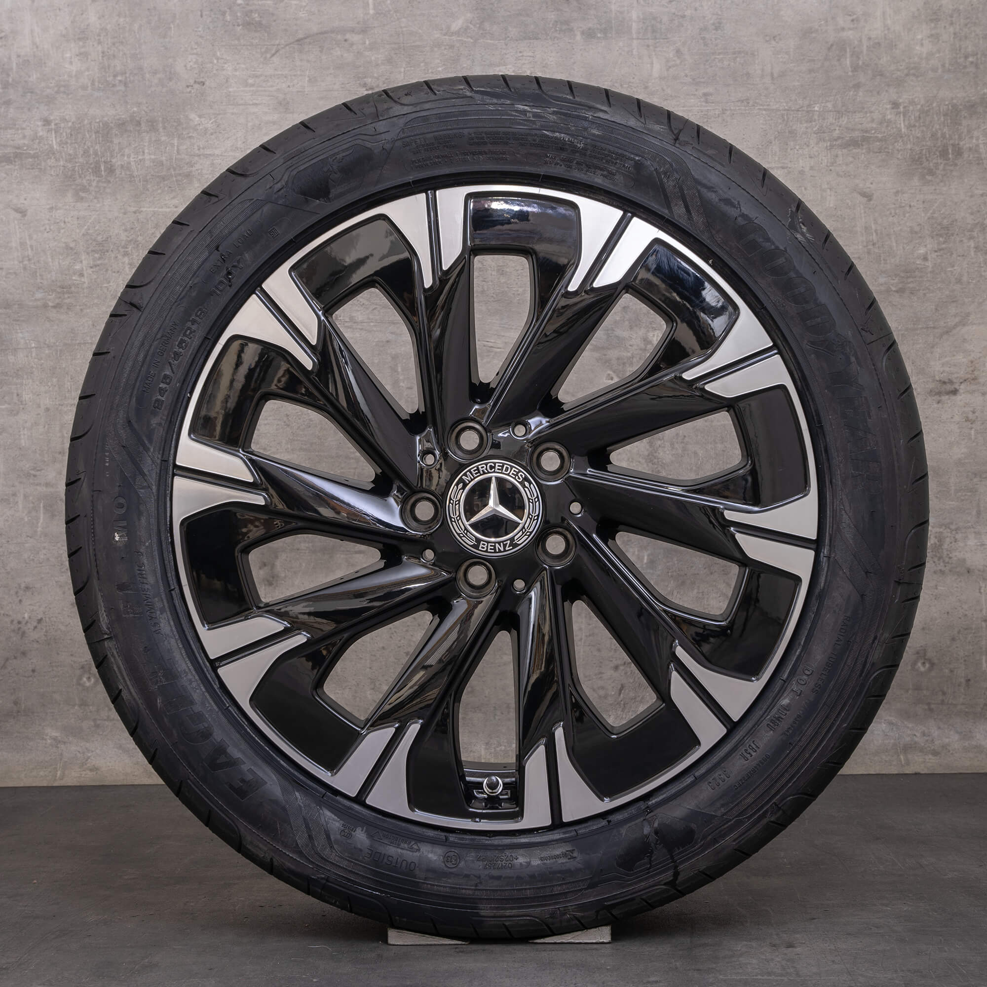 Oryginalne felgi Mercedes Benz EQV 18 cali W447 koła letnie A4484011500 czarne polerowane NOWE