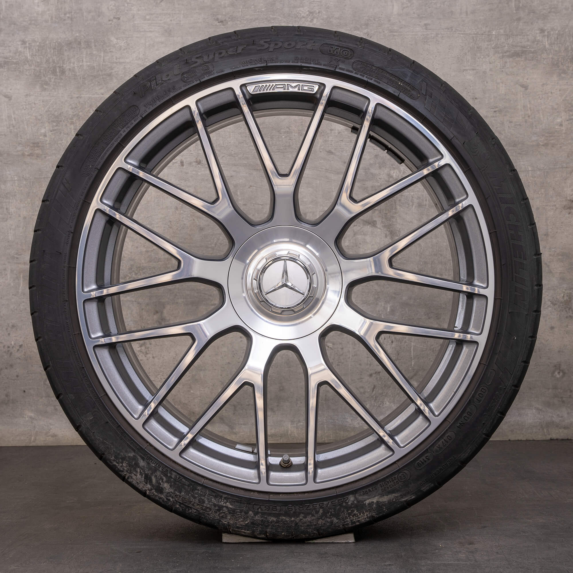 Oryginał Mercedes Benz Klasa C63 i S AMG felgi 19 cali C205 A205 koła letnie A2054015900 A2054016000 himalaya szary połysk polerowane