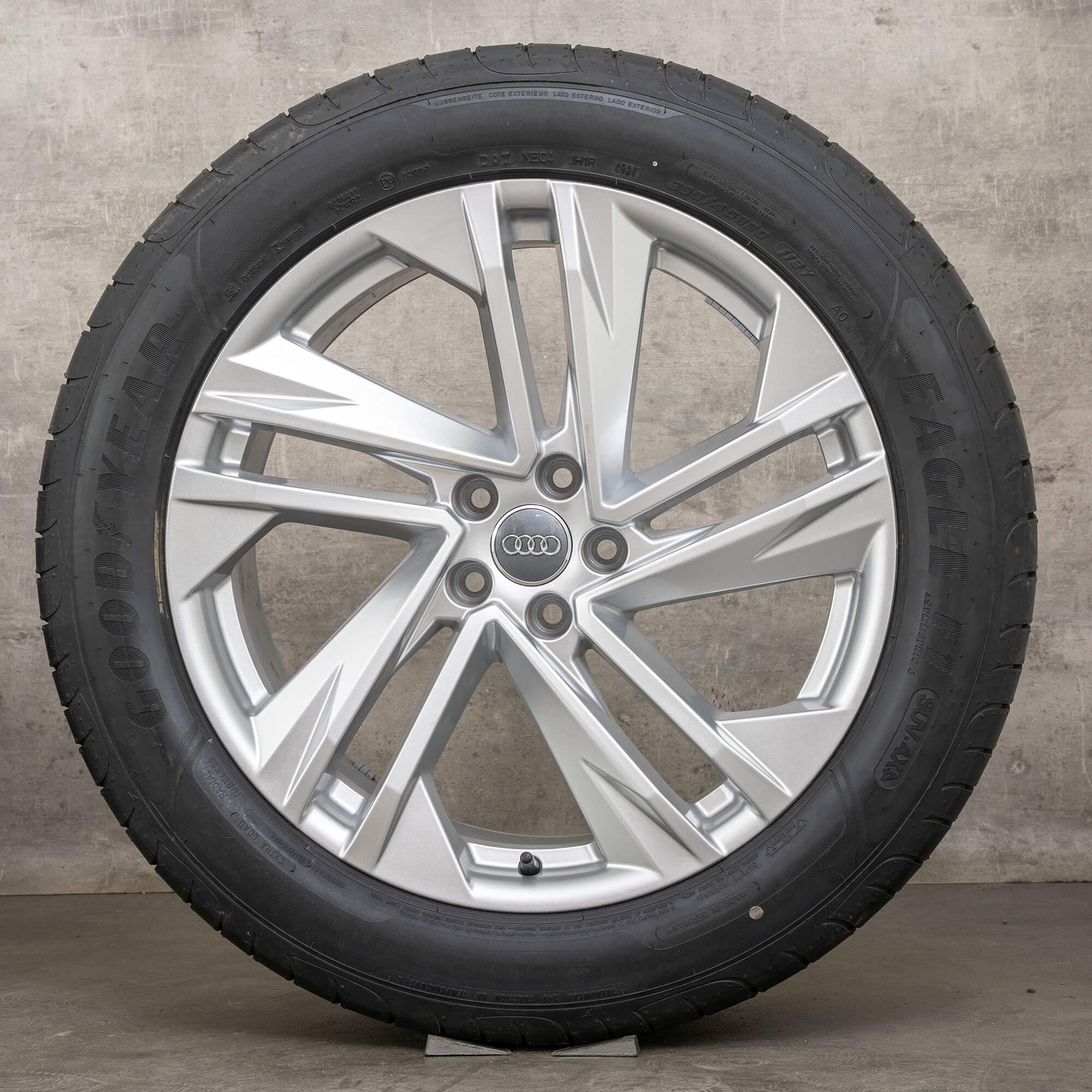 Original Audi Q7 Jantes 20 pouces 4M Pneus d'été 4M0601025BQ Turbines argent Sommerrder