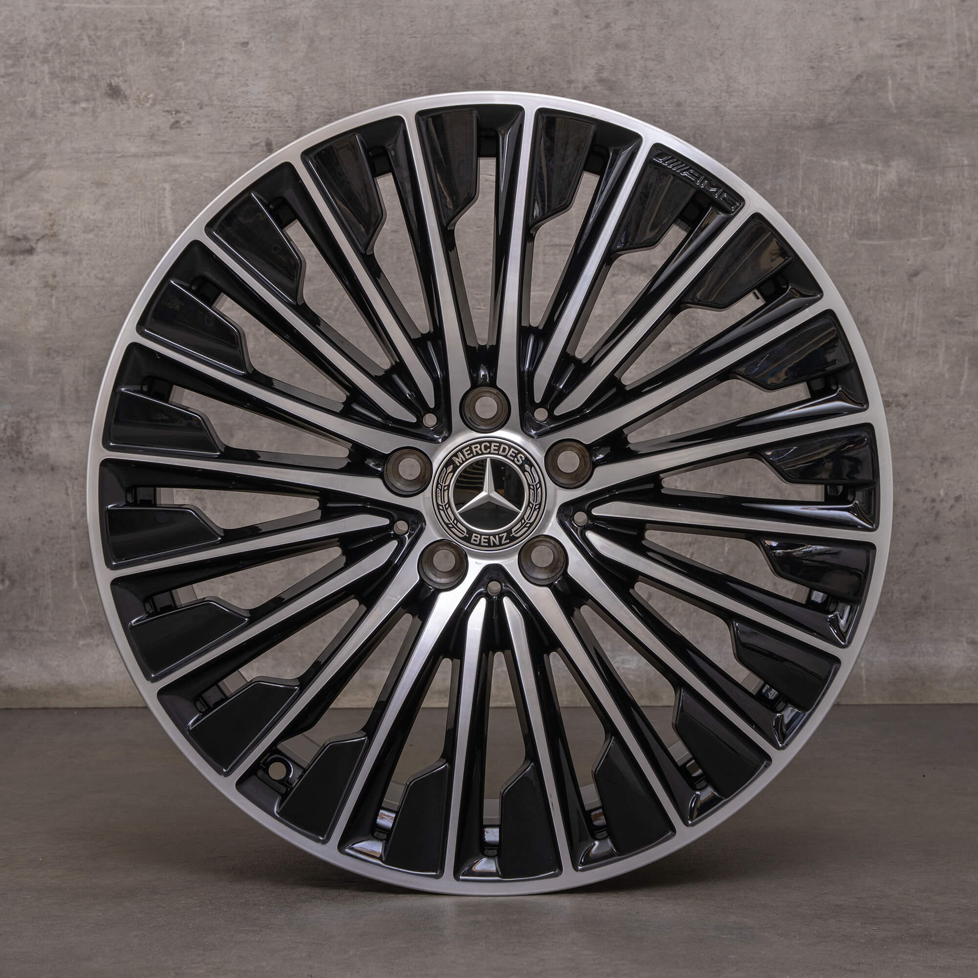 Alkuperäiset Mercedes Benz CLE AMG vanteet 19 tuuman C236 A236 A2364011900 A2364012000 musta kiillotettu.