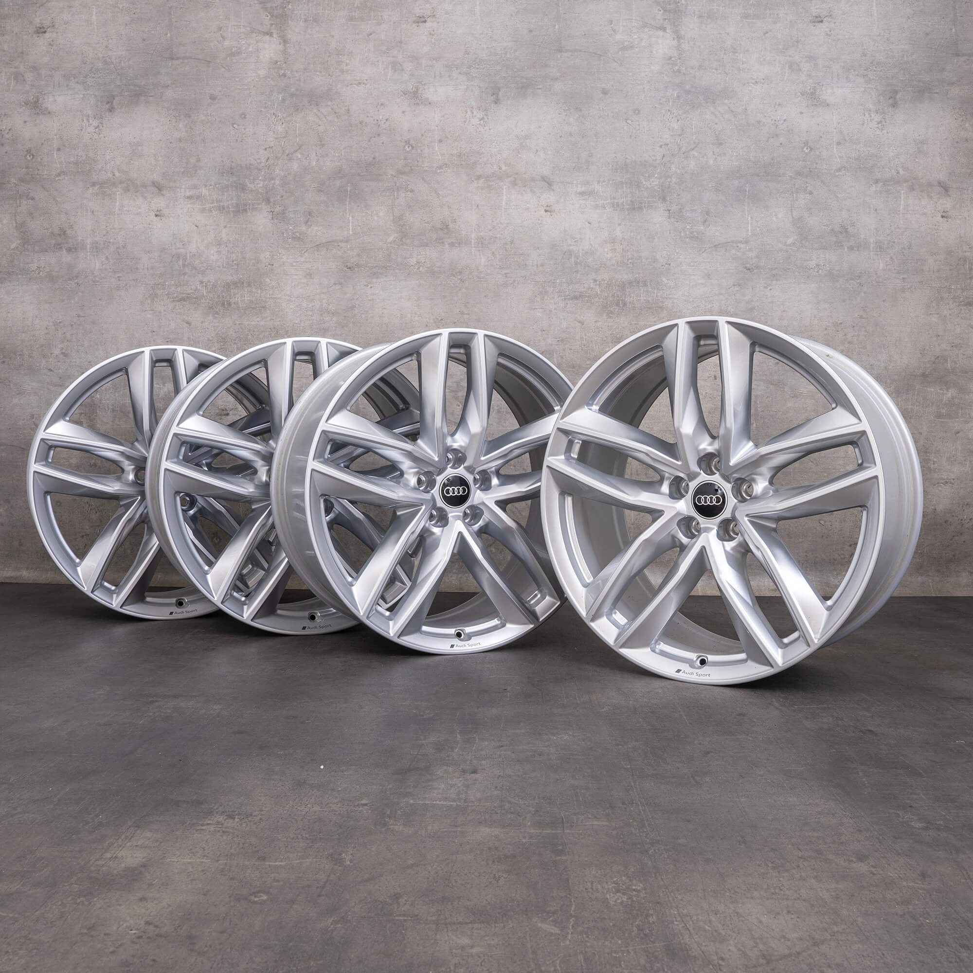 OEM Audi Q7 SQ7 4M0 Rims 21 inch 4M0601025S silver NEW