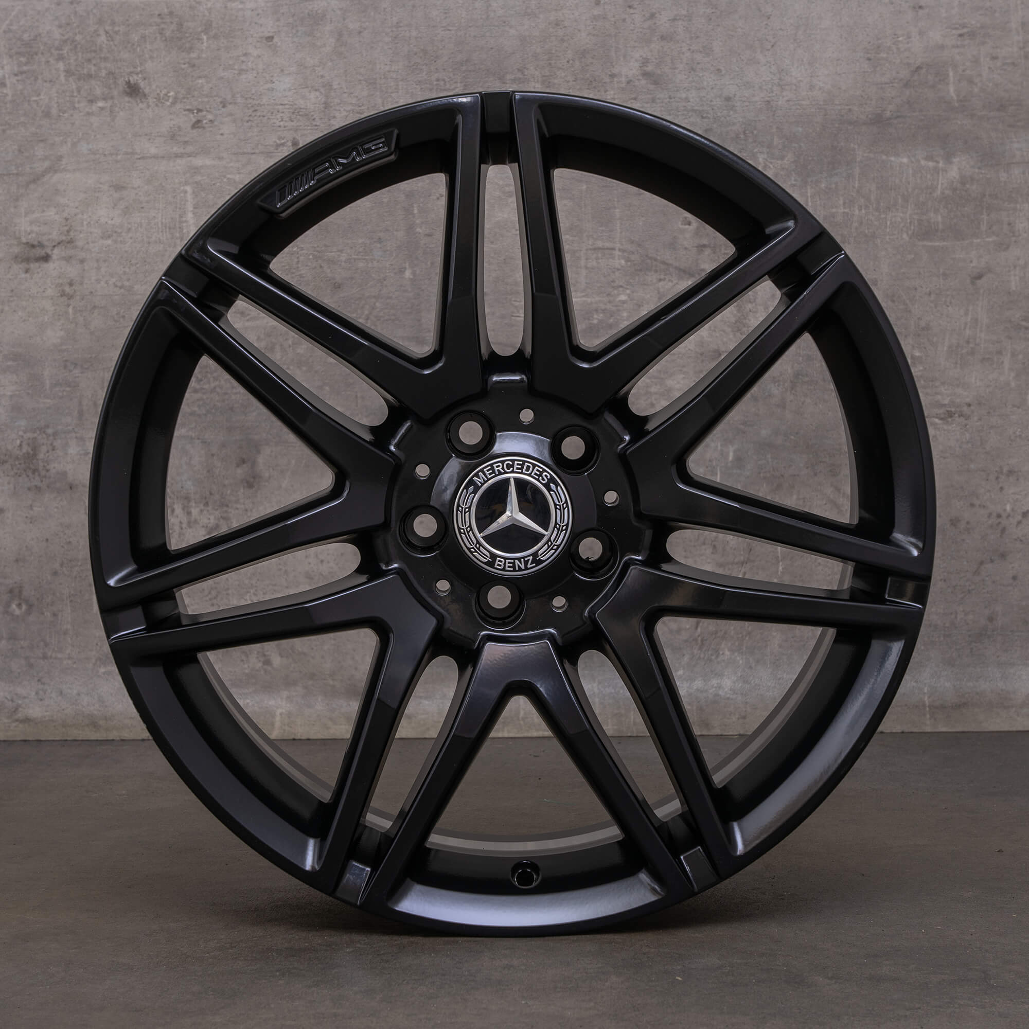 Originální disky Mercedes Benz třídy E AMG 19" W212 S212 A2124014502 A2124014602 černé matné
