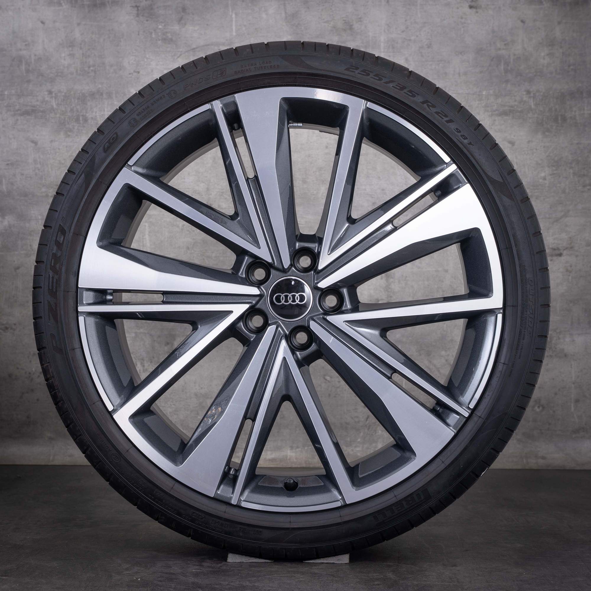 Cerchi originali Audi A6 S6 da 21 pollici 4K C8 per ruote estive 4K0601025BK color granito parte anteriore diamantata