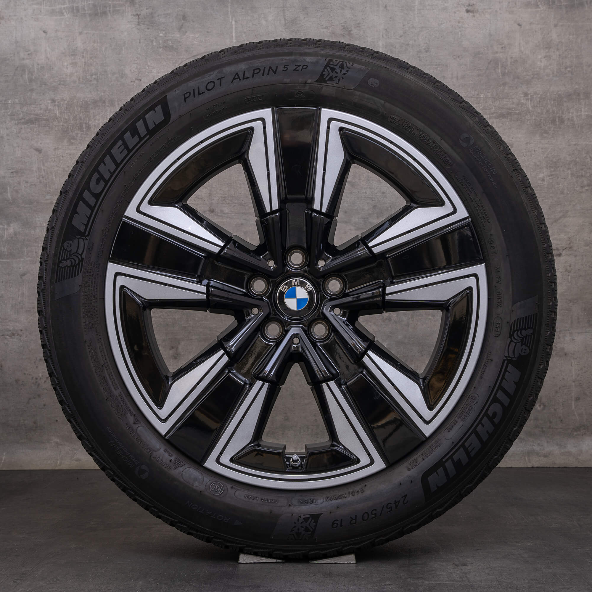 Originale BMW iX3 vinterdæk med fælge 19 tommer G08 styling 842 6895627 jetsort