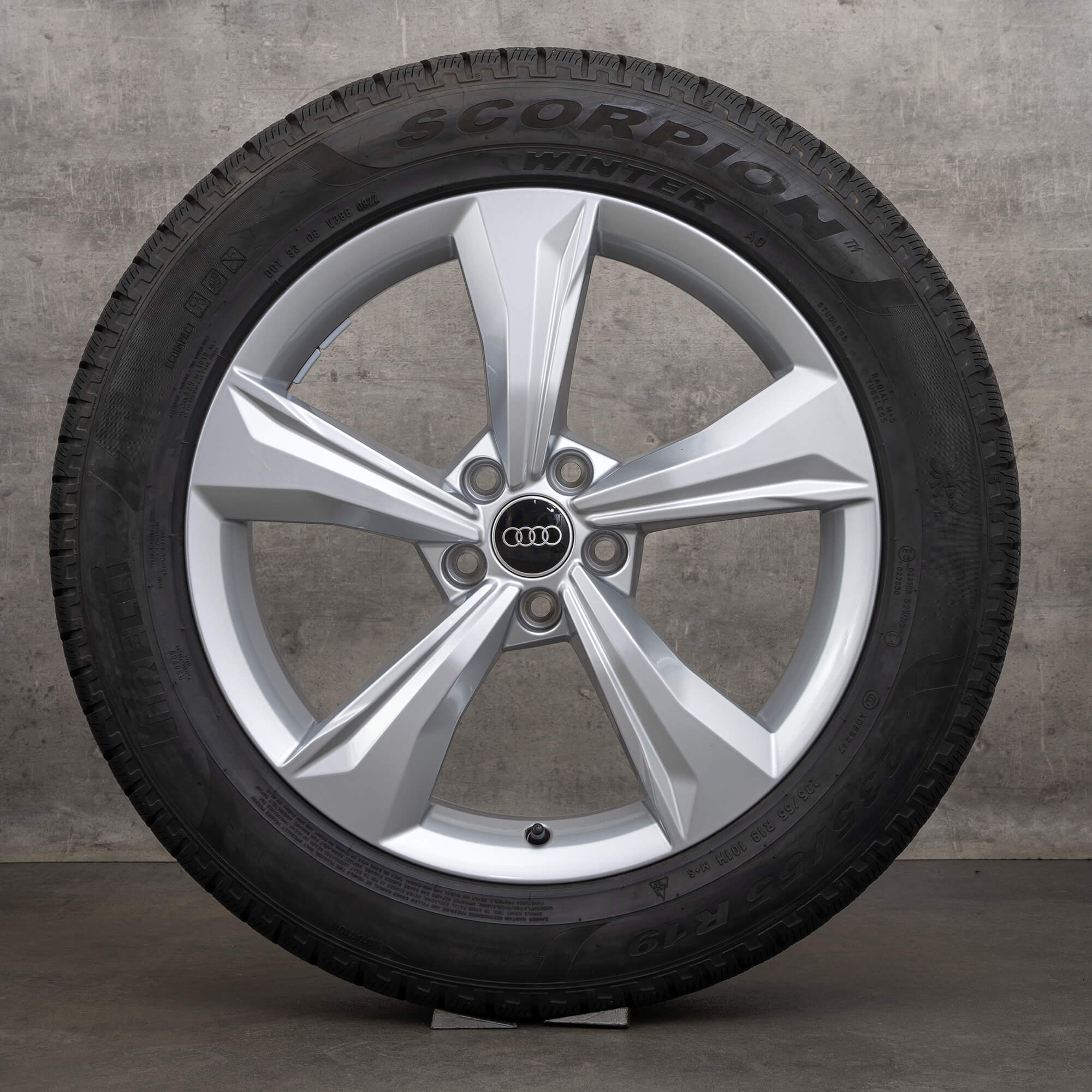 Oryginał Audi Q5 SQ5 koła zimowe 19 cali FY felgi 80A601025K dynamiczny wzór DOT 22 srebrny