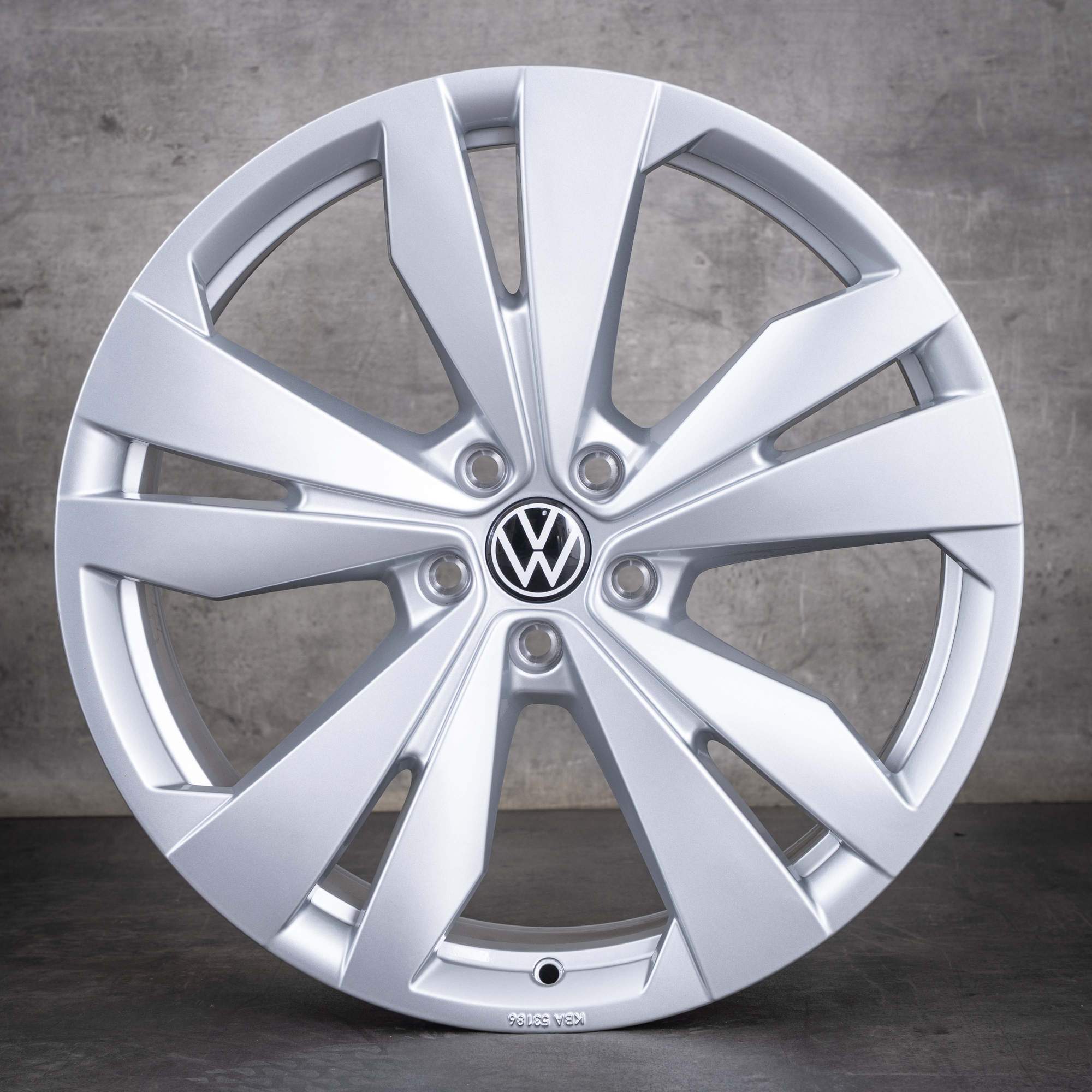 Oryginalne felgi VW ID.4 ID.5 20 cali E2 Loen 11A071490 srebrne NOWE