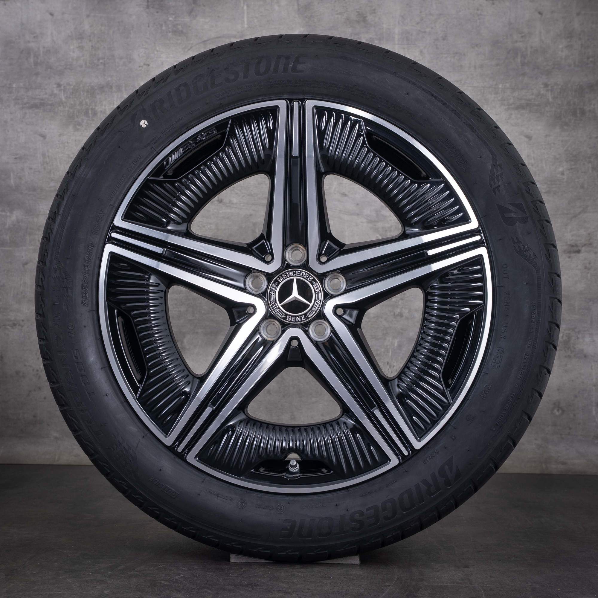 OEM Mercedes-Benz EQE AMG 19inch V295 summer wheels A2954012200 Black Front diamond cut - wheel 1 of 4
