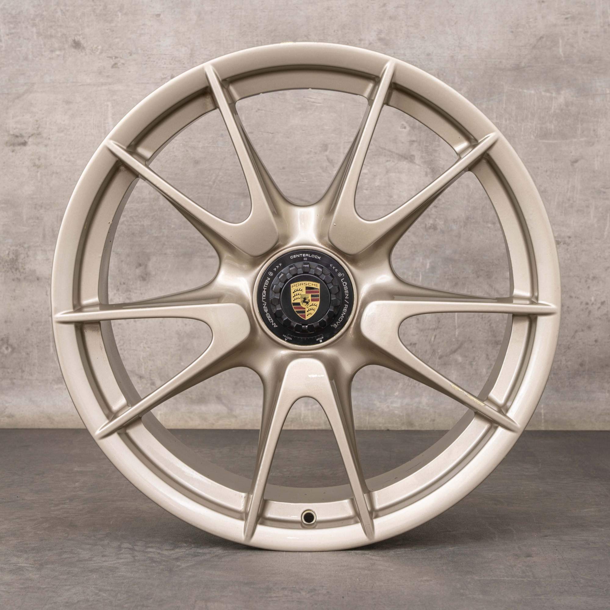 Alkuperäiset Porsche 997 vanteet 19 tuuman 99736215796 valkokulta metallinen
