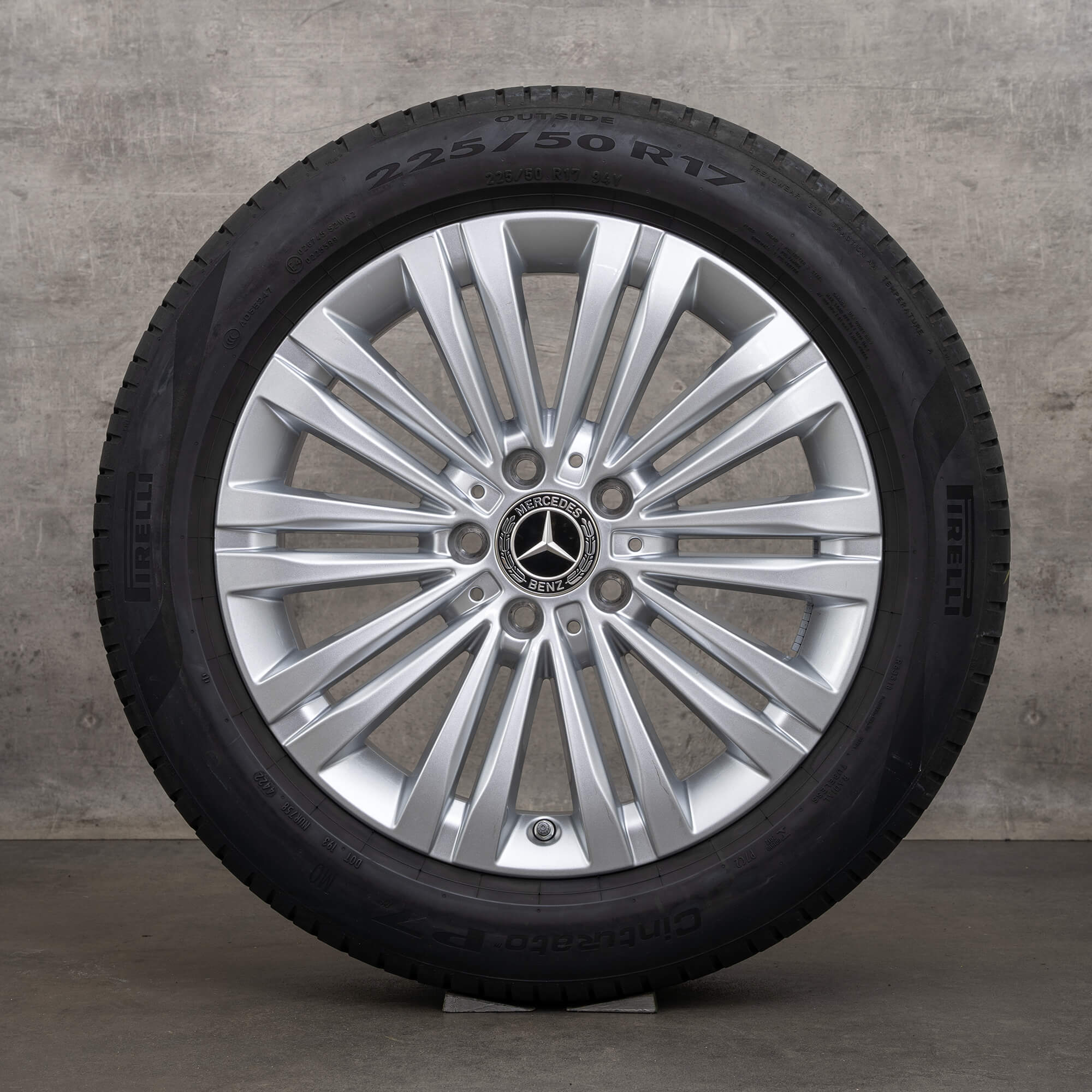Alkuperäiset Mercedes Benz C-sarjan talvirenkaat 17 tuuman W206 S206 vanteet A2064014400 hopea