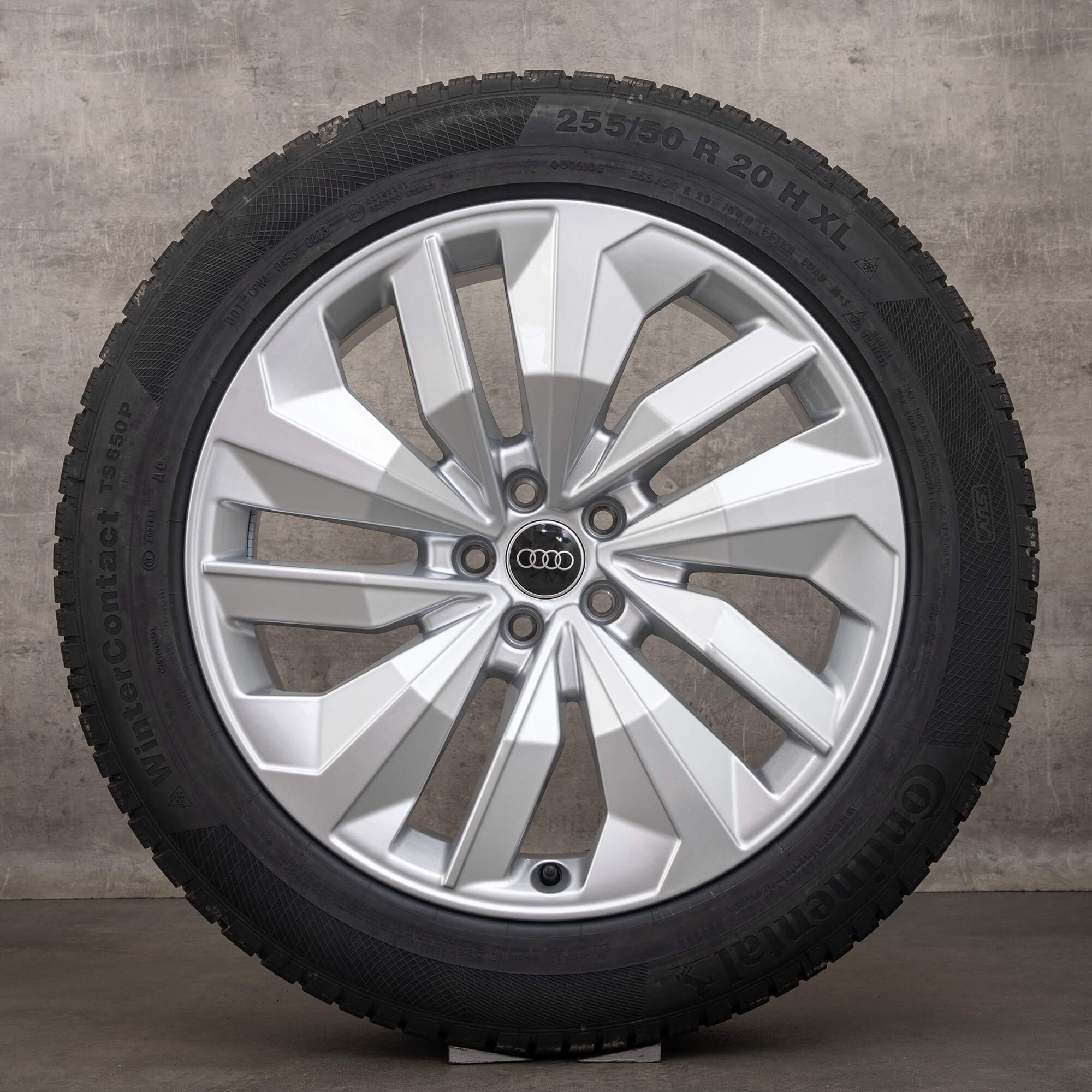 Alkuperäiset Audi Q8 e-tron talvirenkaat 20 tuuman GE-vanteet 4KE601025N hopea UUSI