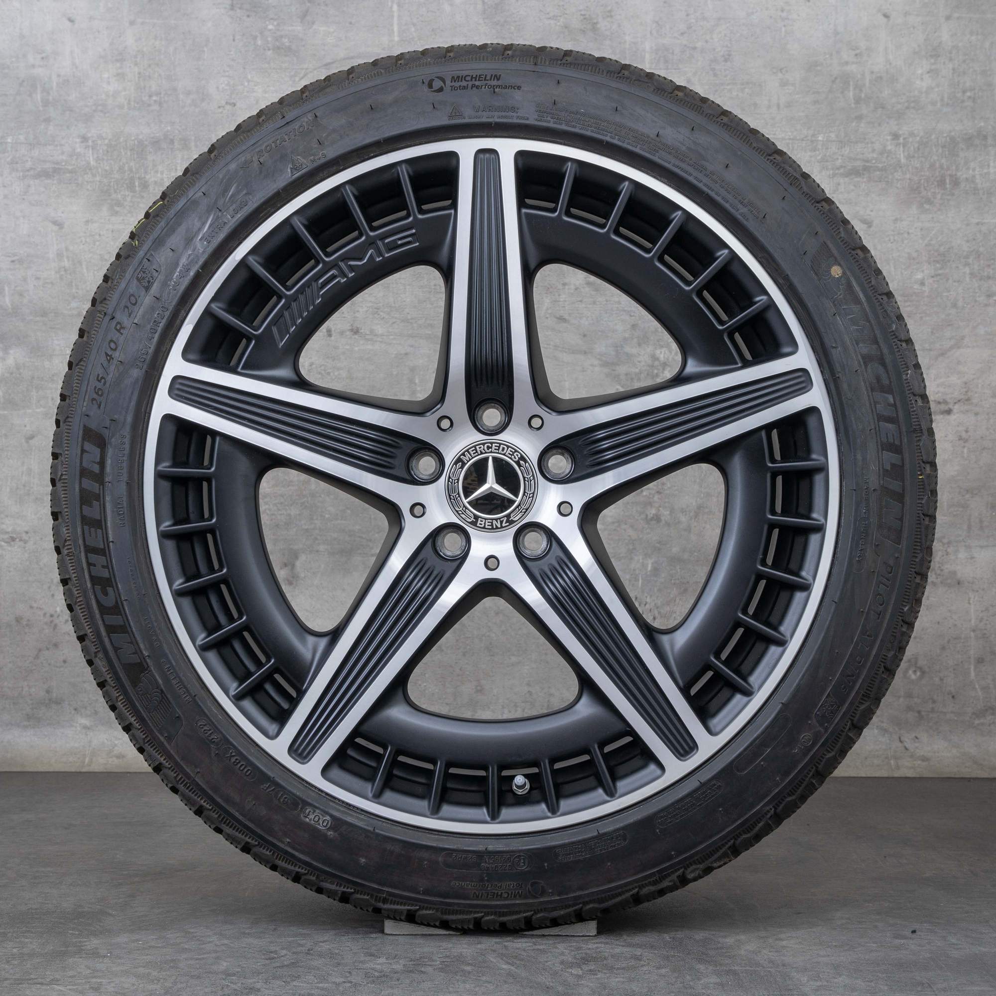 Oryginalne koła zimowe Mercedes Benz EQE 43 53 AMG 20 cali V295 Felgi A2954012700 A2954012800 czarny mat Polerowane