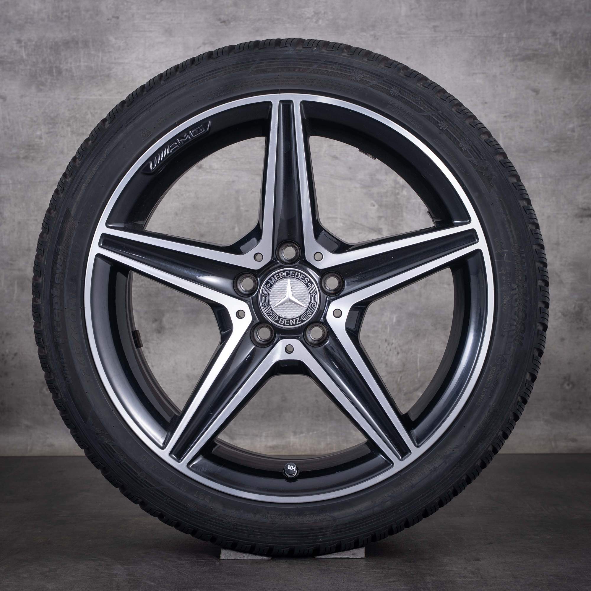 Original Mercedes-Benz C-Klass AMG vinterhjul 18 tum W205 S205 C205 A205 fälgar A2054011100 A2054011200 svarta frontpolerade