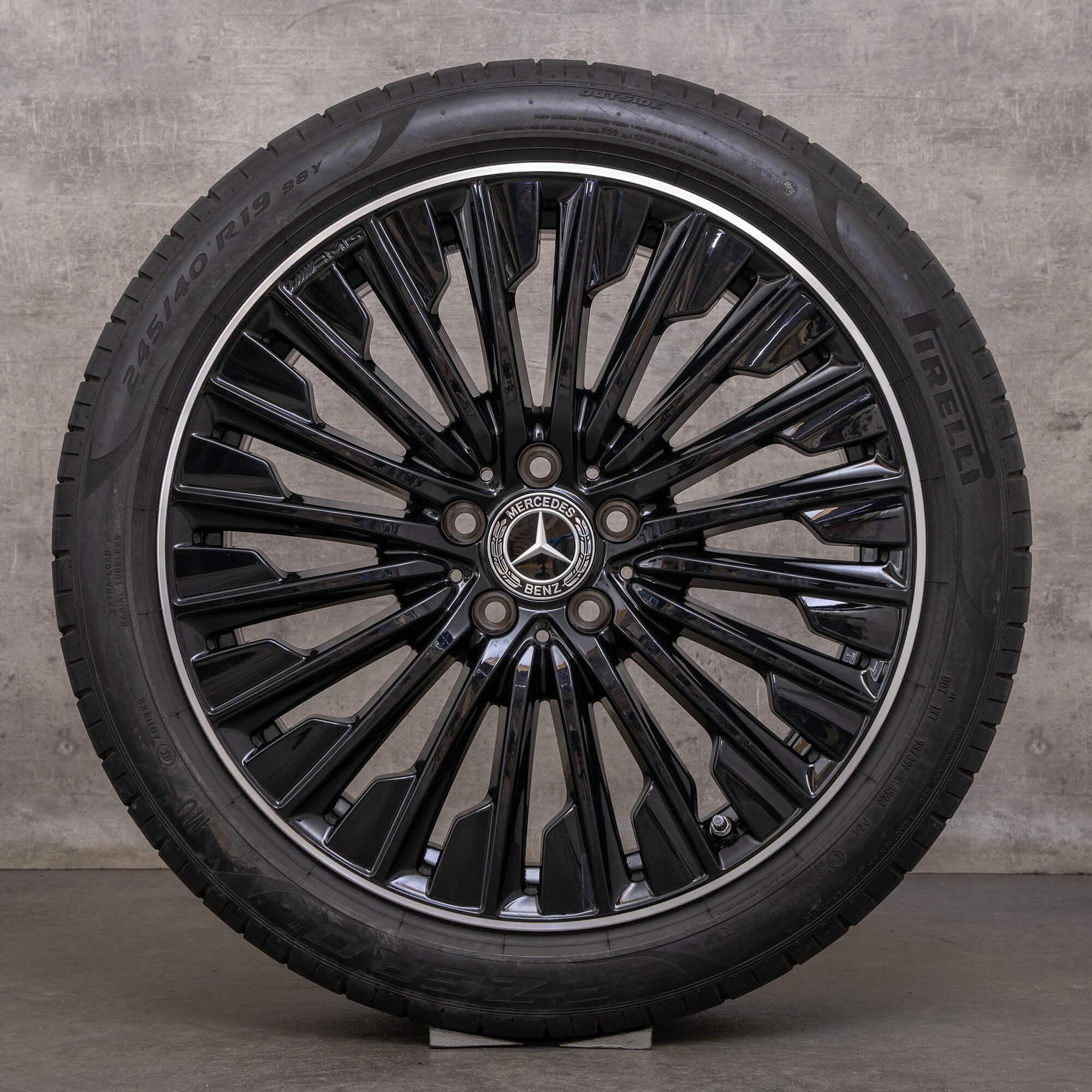 Original Mercedes Benz CLE AMG Felgen 19 Zoll C236 A236 Sommerräder A2364011900 A2364012000 schwarz Rand glanzgedreht