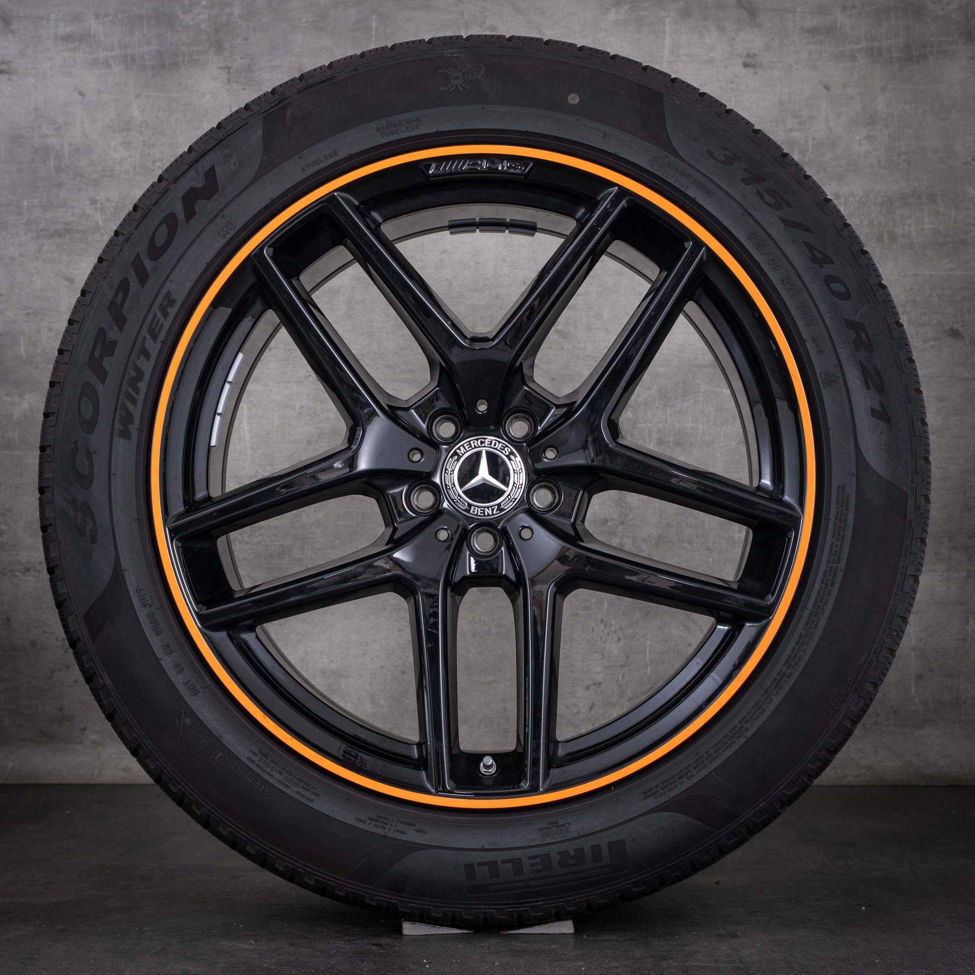 Pneus de inverno originais Mercedes-Benz GLE e 43 63 S AMG 21 polegadas, modelo C292, referências A2924012900 A2924011700, pretas brilhantes