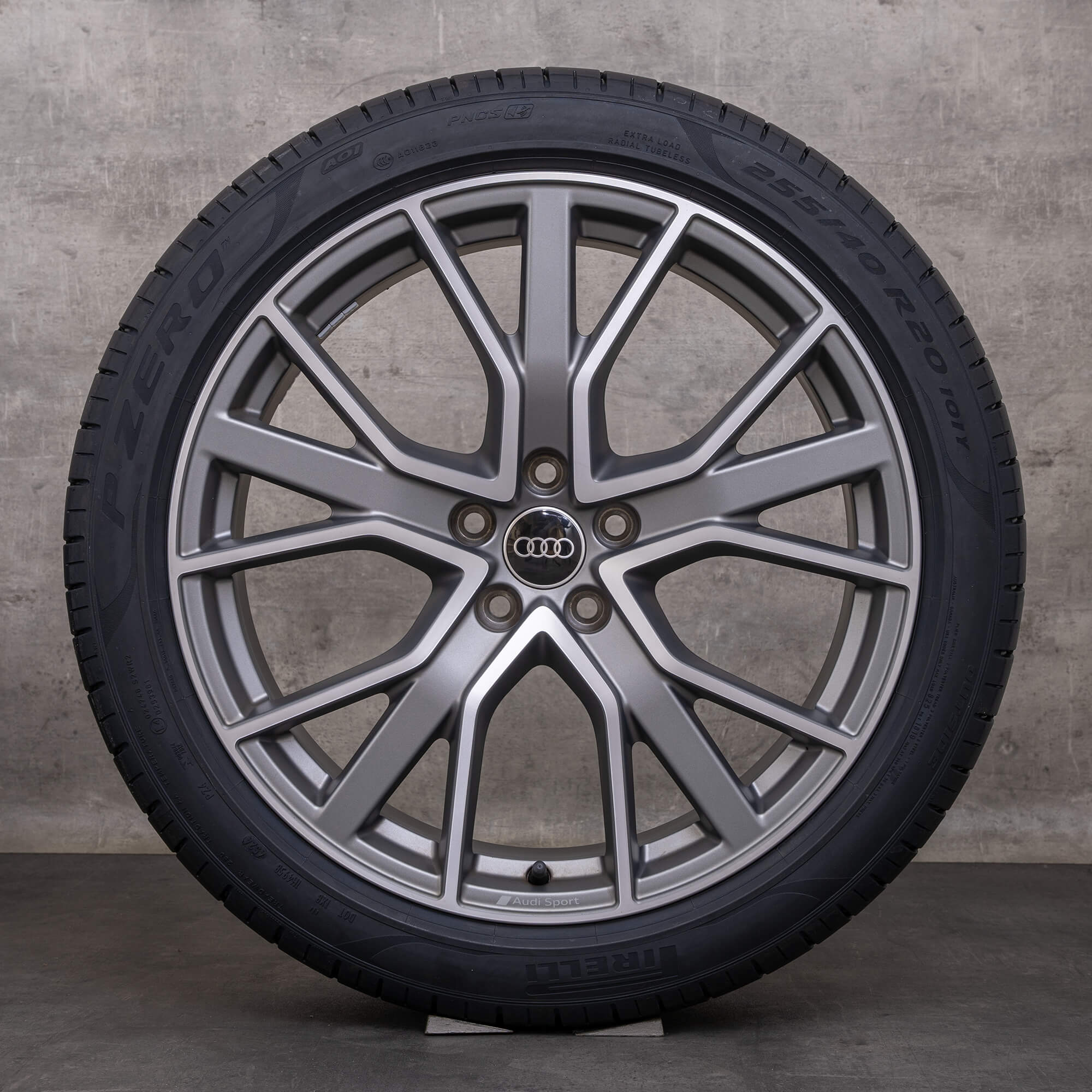 Original Audi Q3 RSQ3 sommarhjul 20 tum F3 fälgar / fälg 83A601025T titan matt polerad