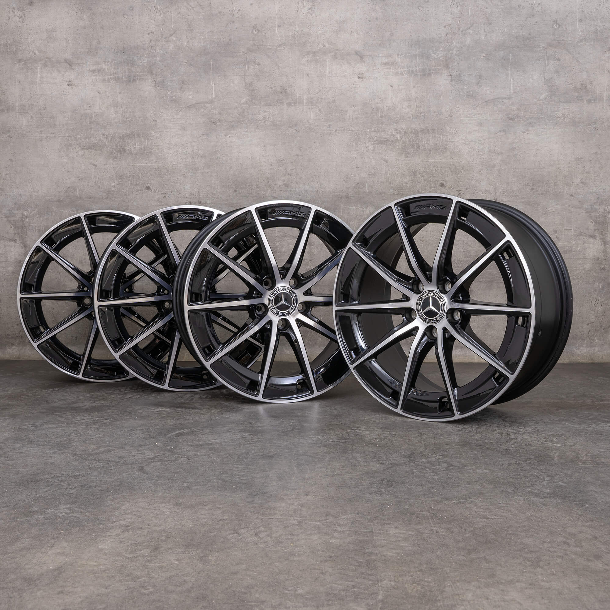 Llantas originales Mercedes Benz CLA 35 AMG 18 pulgadas C118 A1184010500 negro alto brillo torneadas
